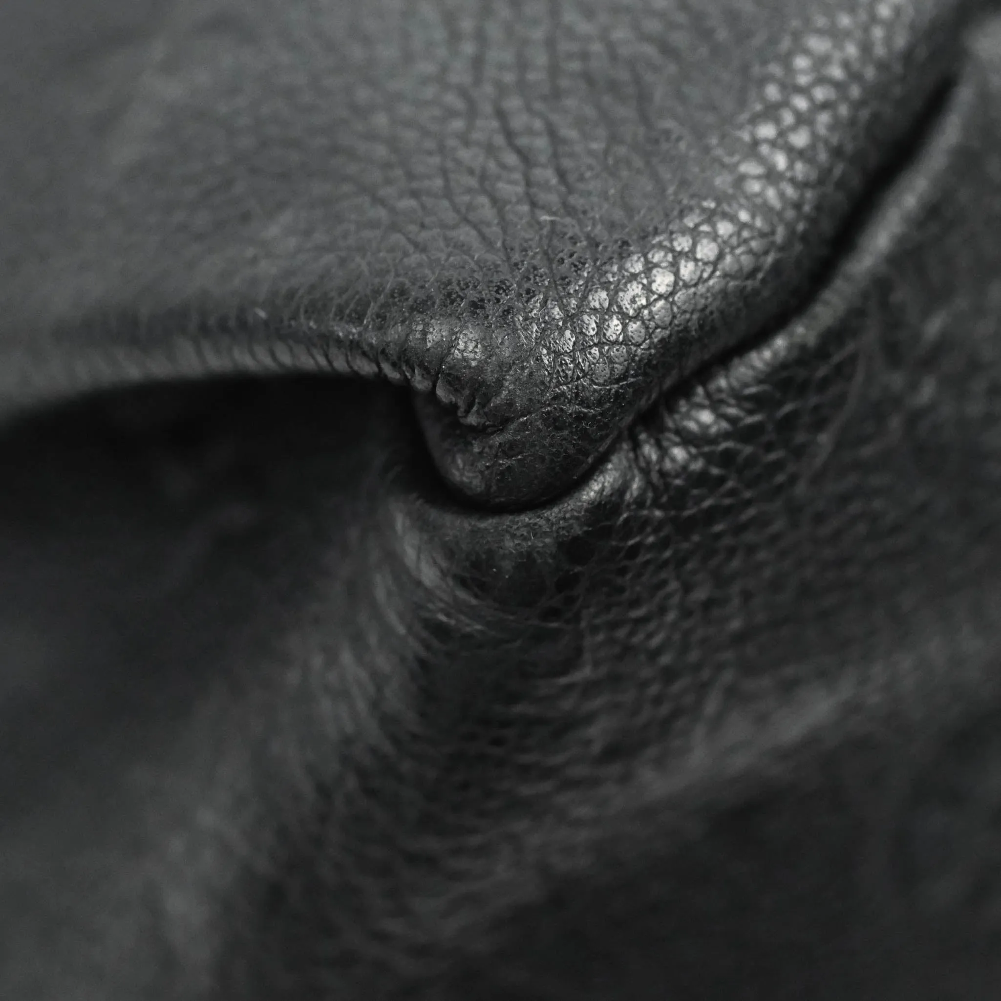 Louis Vuitton Artsy Monogram Empreinte MM Black