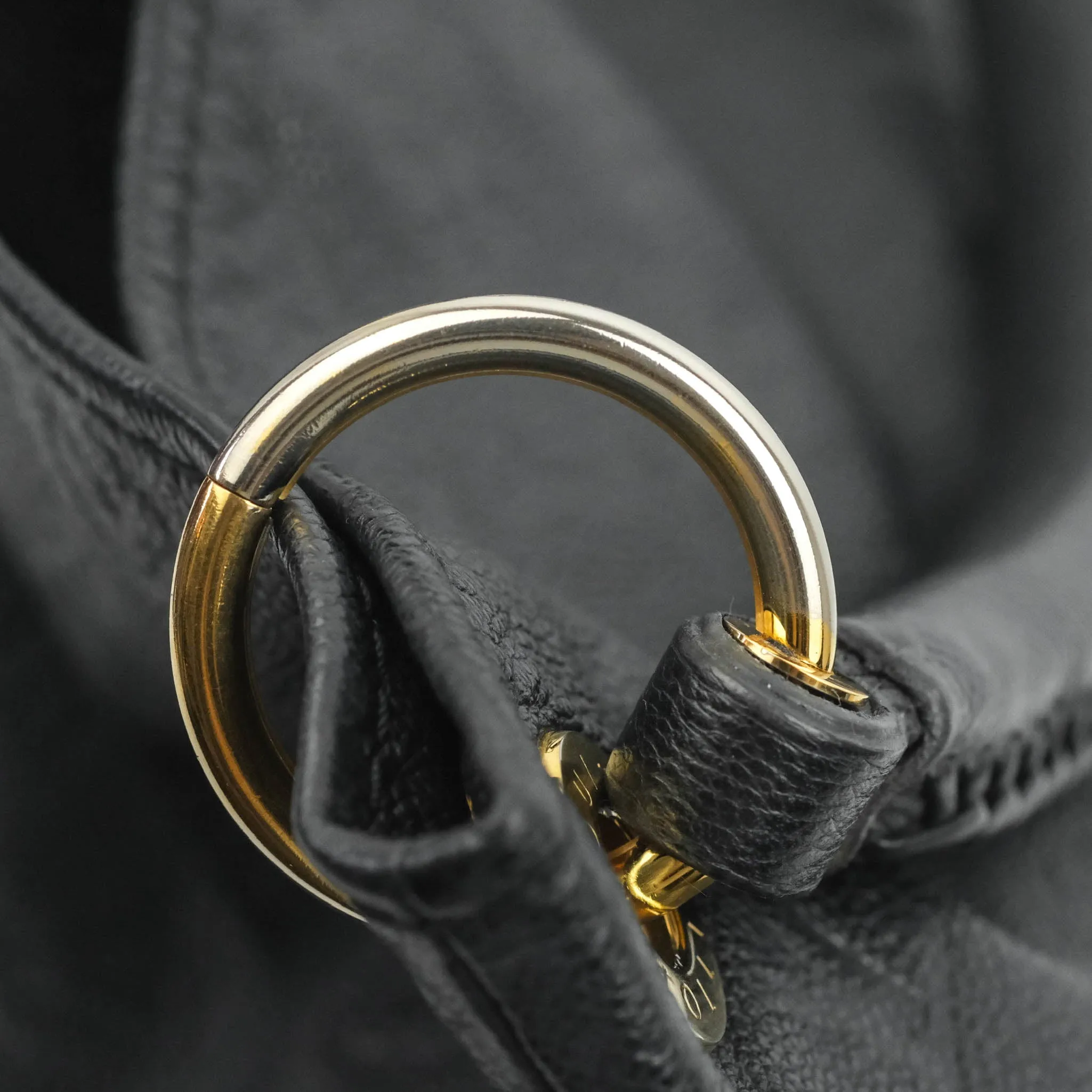 Louis Vuitton Artsy Monogram Empreinte MM Black