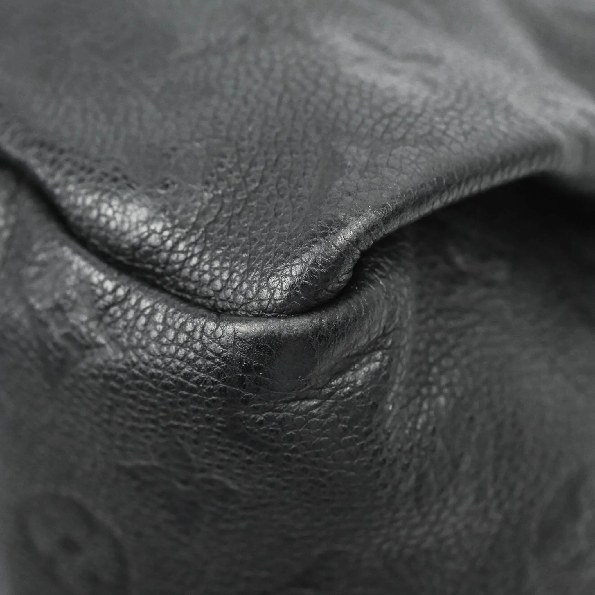Louis Vuitton Artsy Monogram Empreinte MM Black
