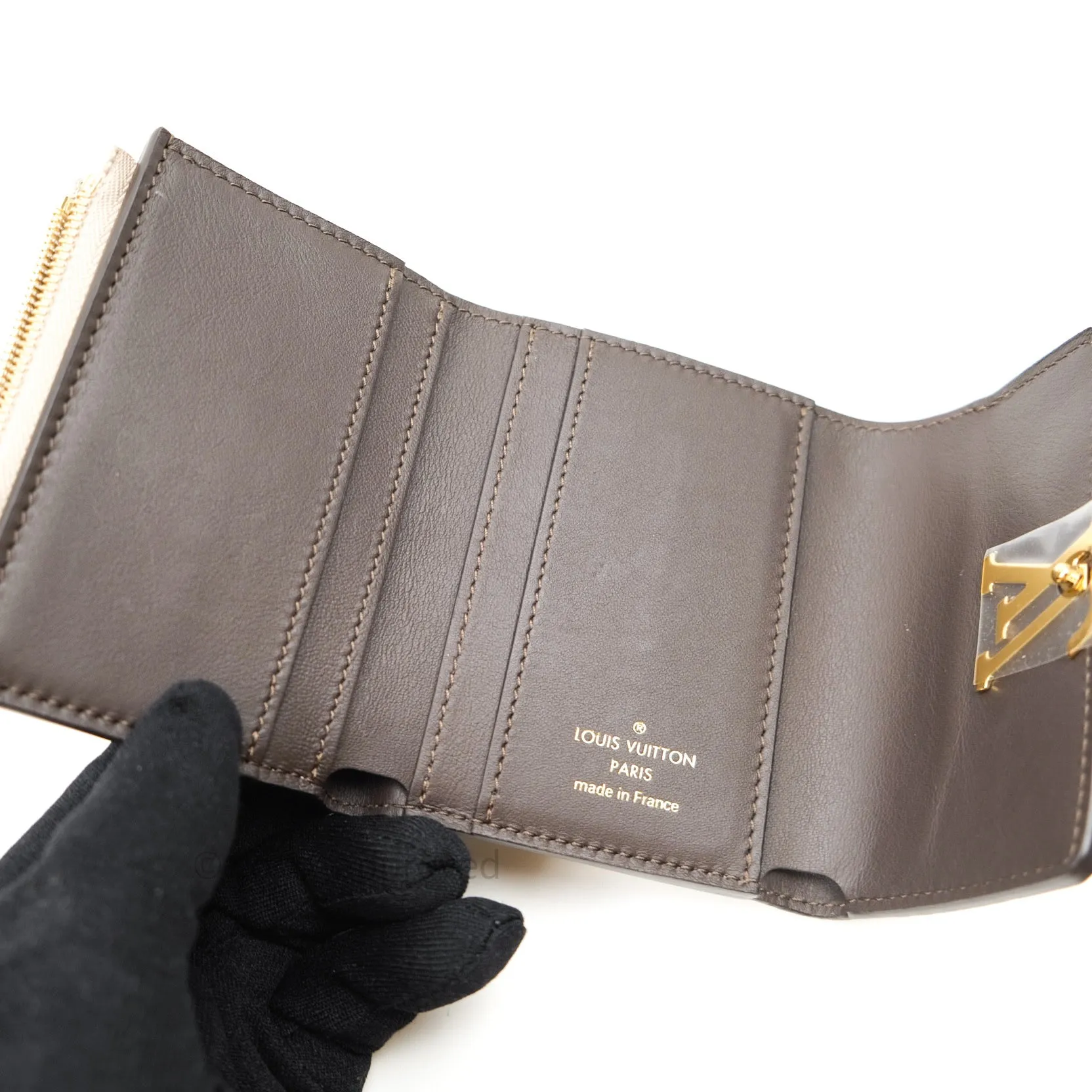 Louis Vuitton Capucines Mini Wallet