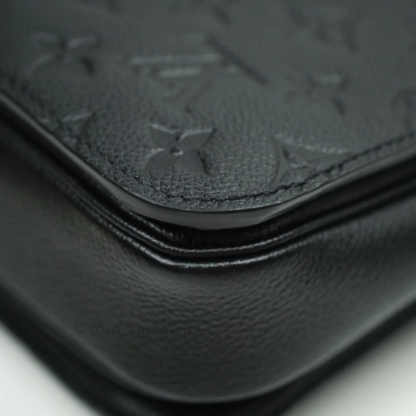 Louis Vuitton Empreinte Pochette Metis Black