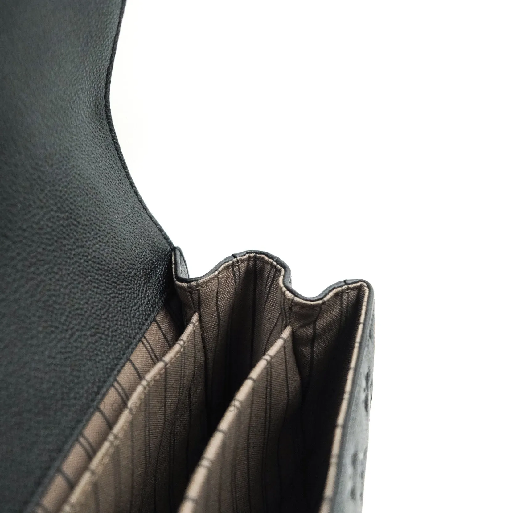 Louis Vuitton Empreinte Pochette Metis Black