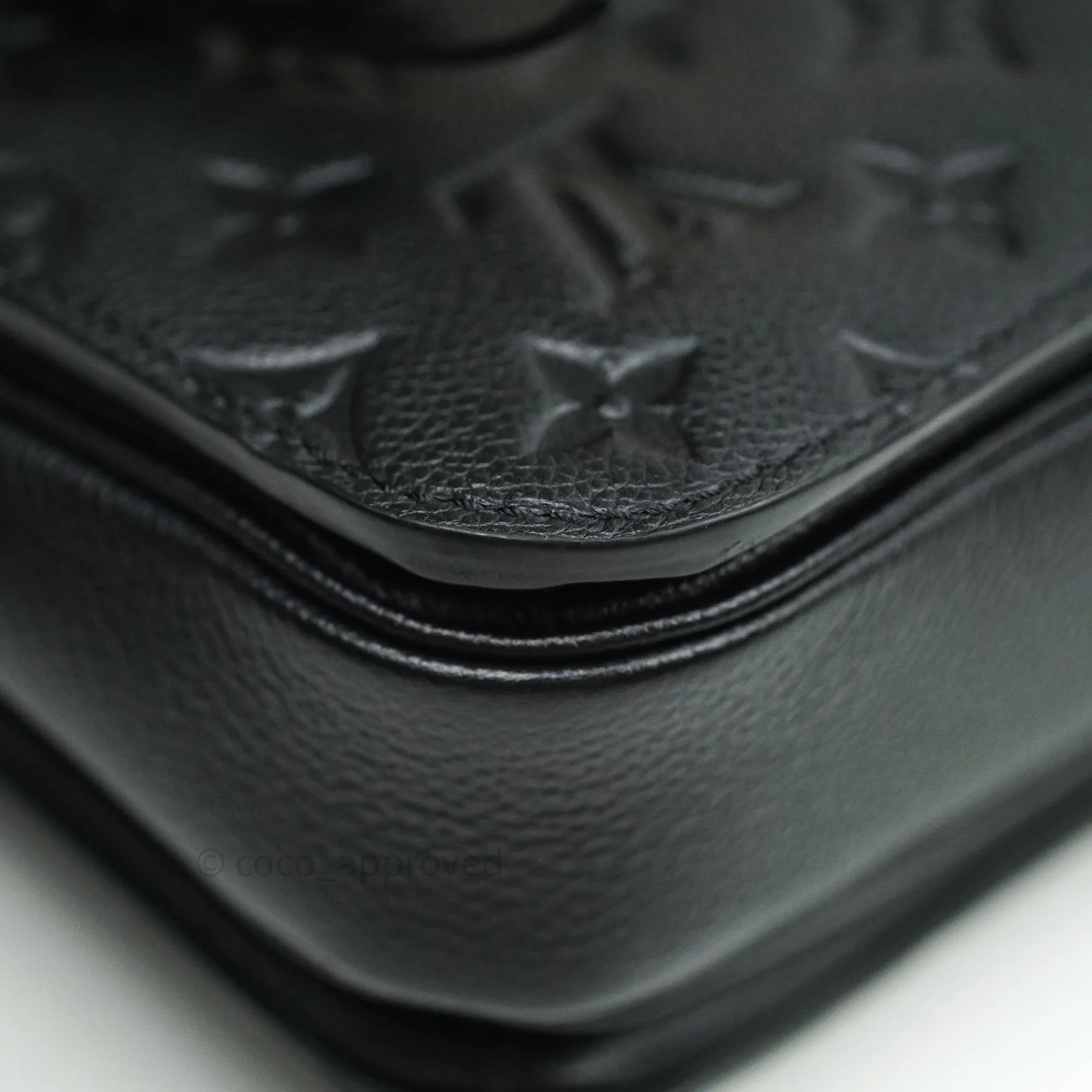 Louis Vuitton Empreinte Pochette Metis Black