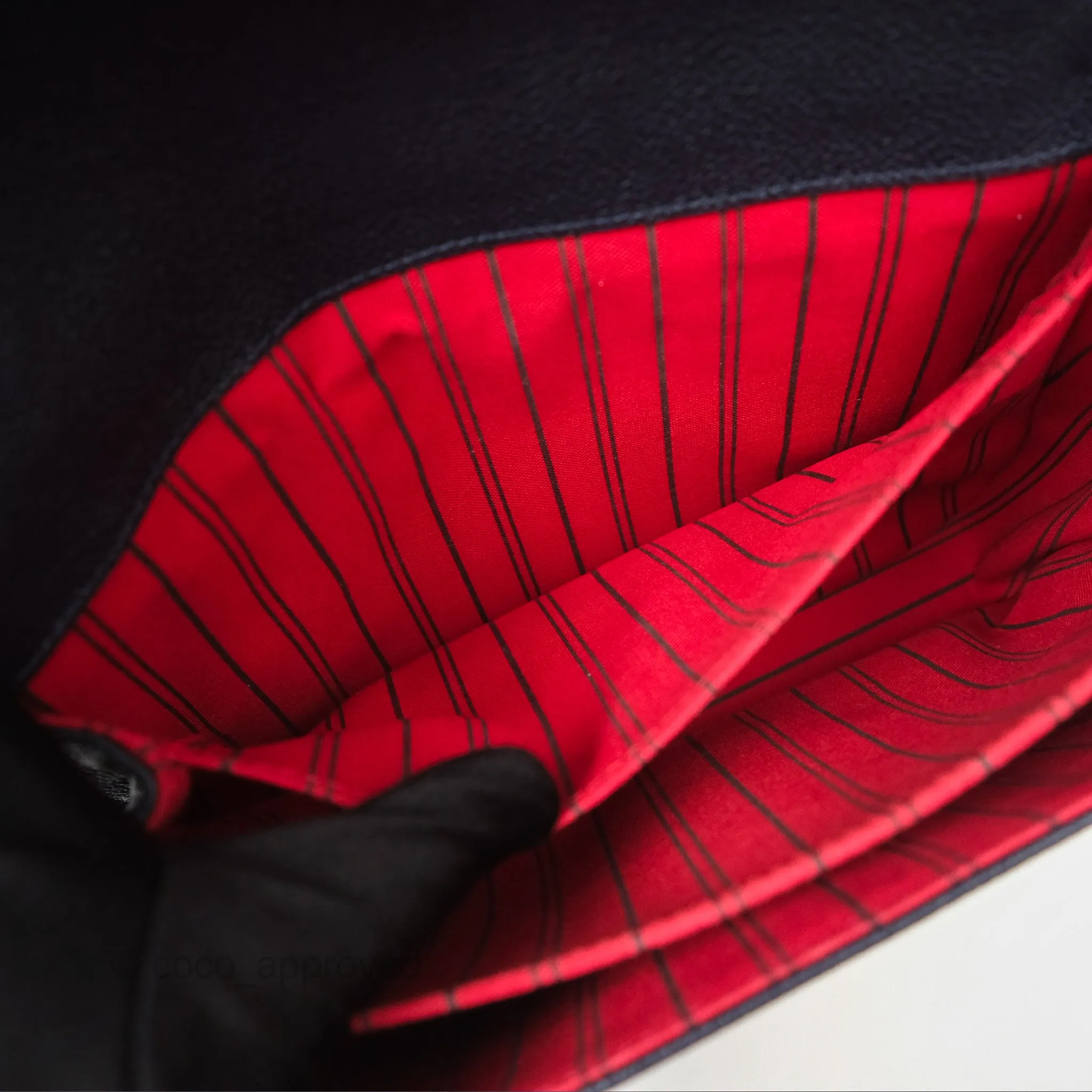 Louis Vuitton Empreinte Pochette Metis Marine Rouge