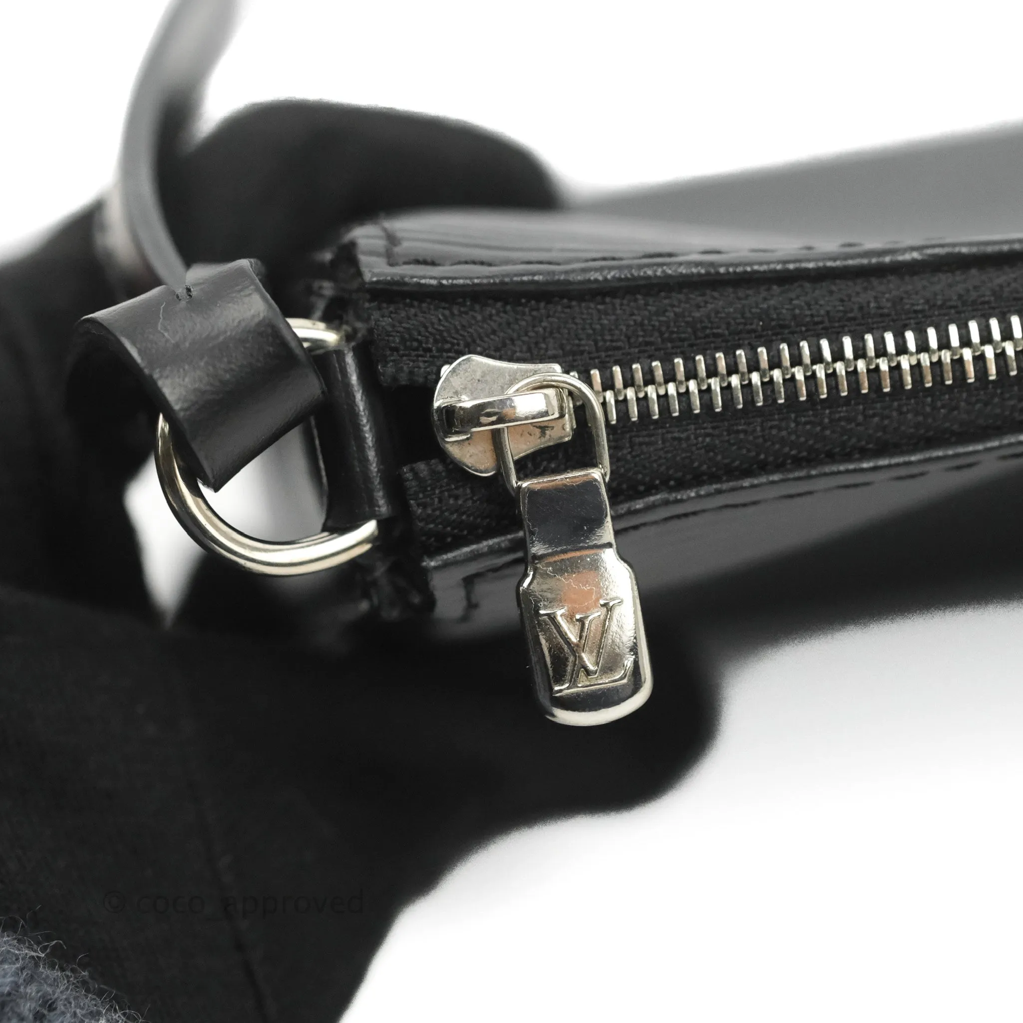 Louis Vuitton Epi Pochette Accessories NM Black
