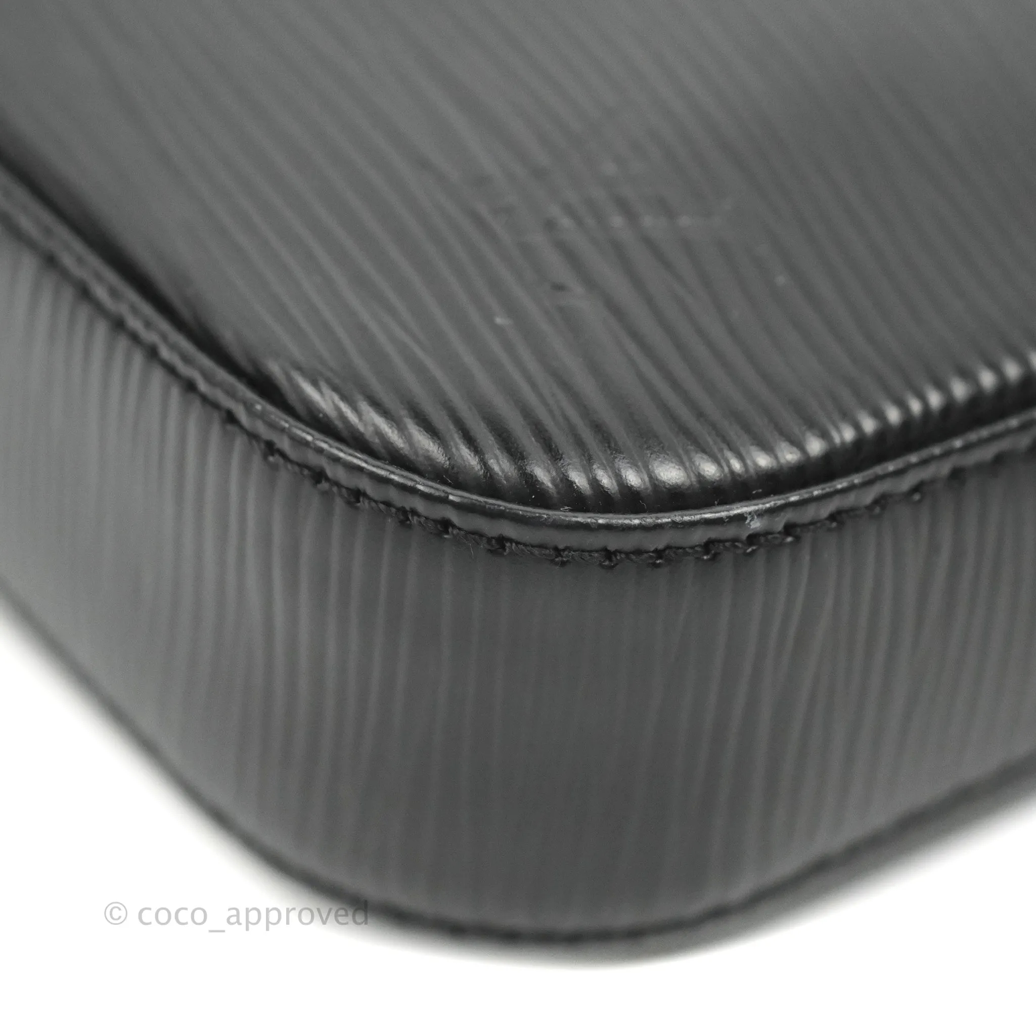 Louis Vuitton Epi Pochette Accessories NM Black
