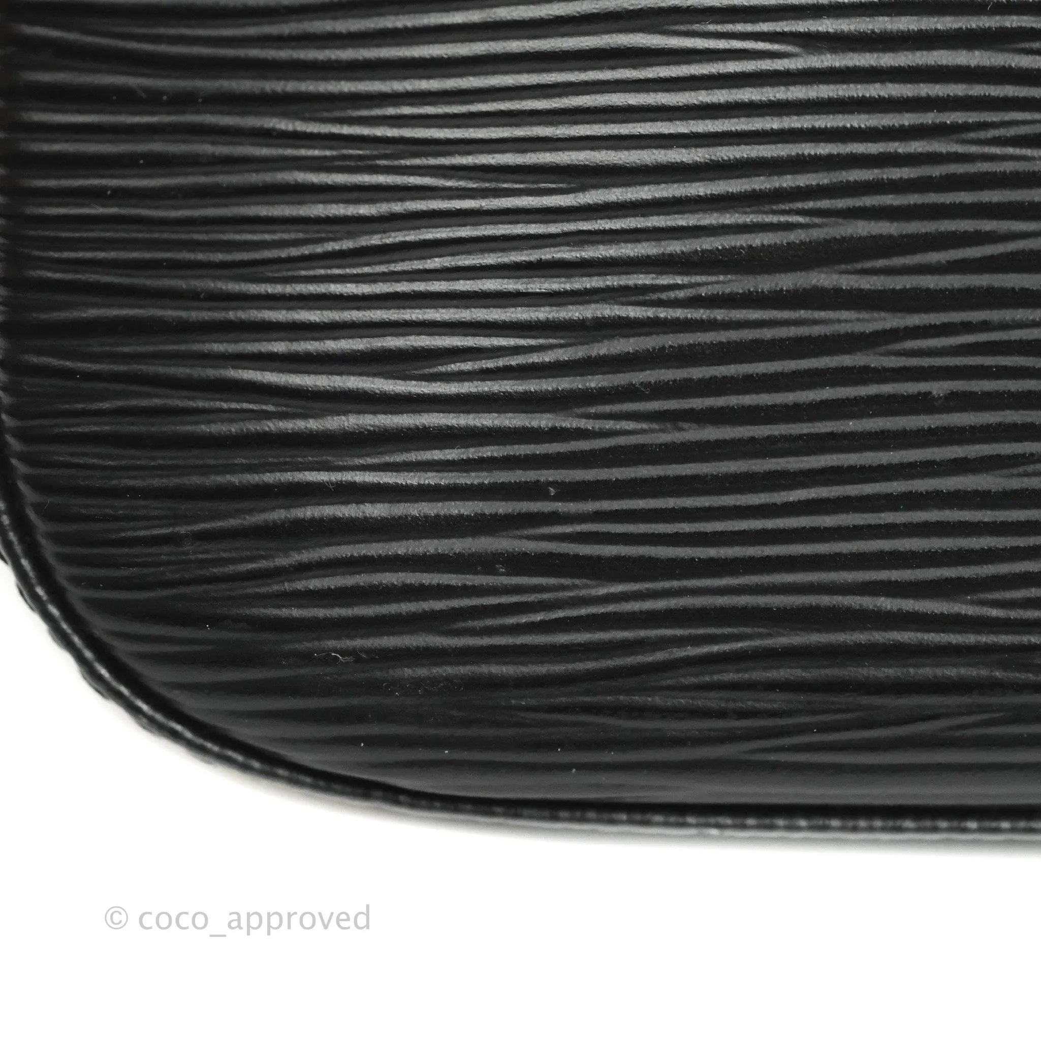 Louis Vuitton Epi Pochette Accessories NM Black