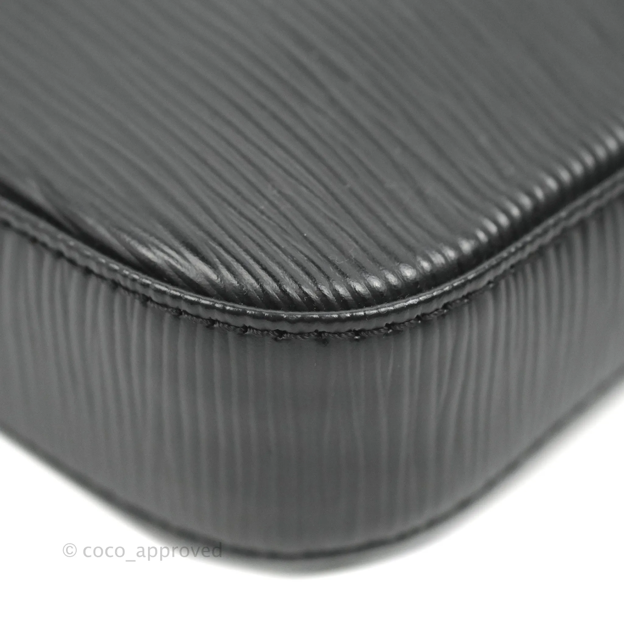 Louis Vuitton Epi Pochette Accessories NM Black