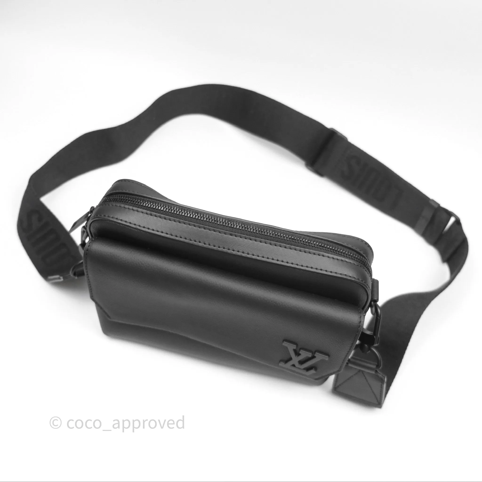 Louis Vuitton Fastline Messenger Black