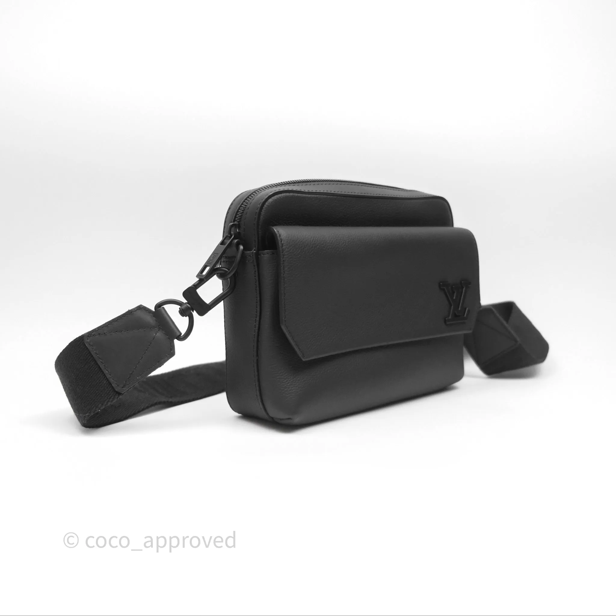 Louis Vuitton Fastline Messenger Black