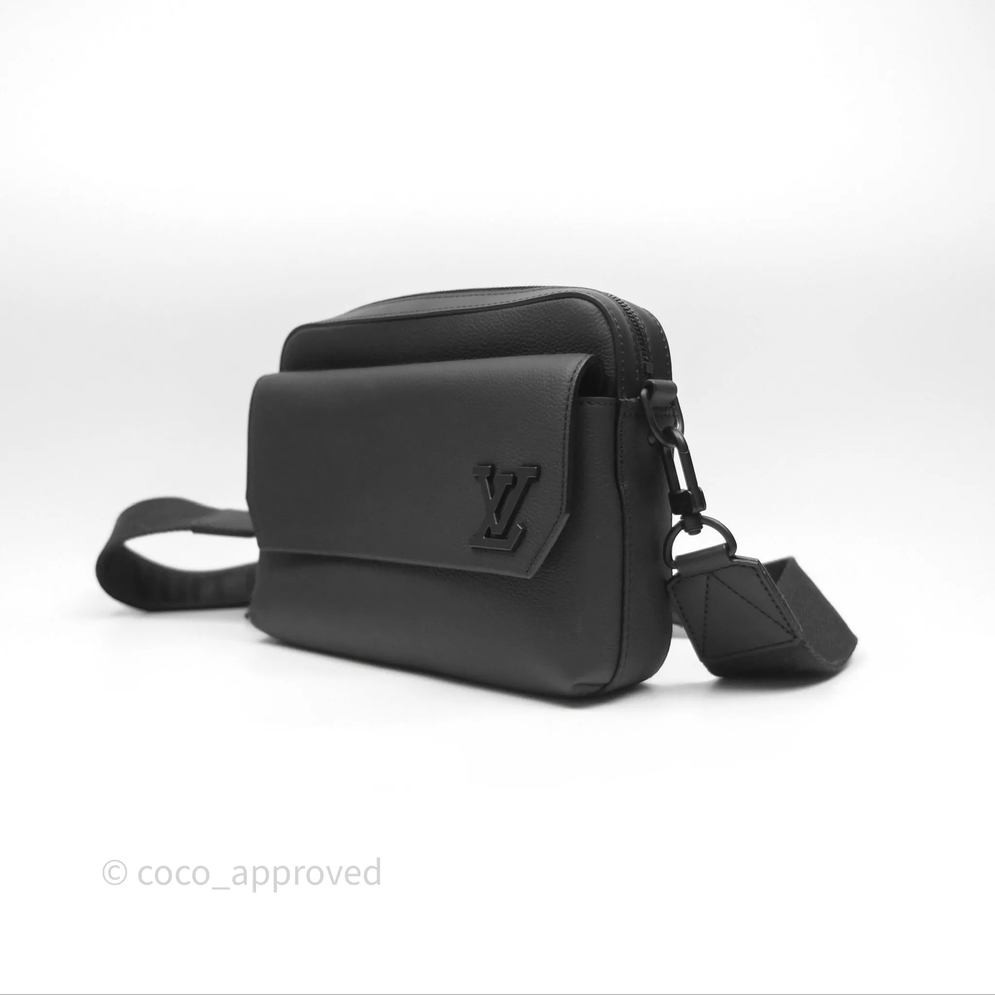 Louis Vuitton Fastline Messenger Black