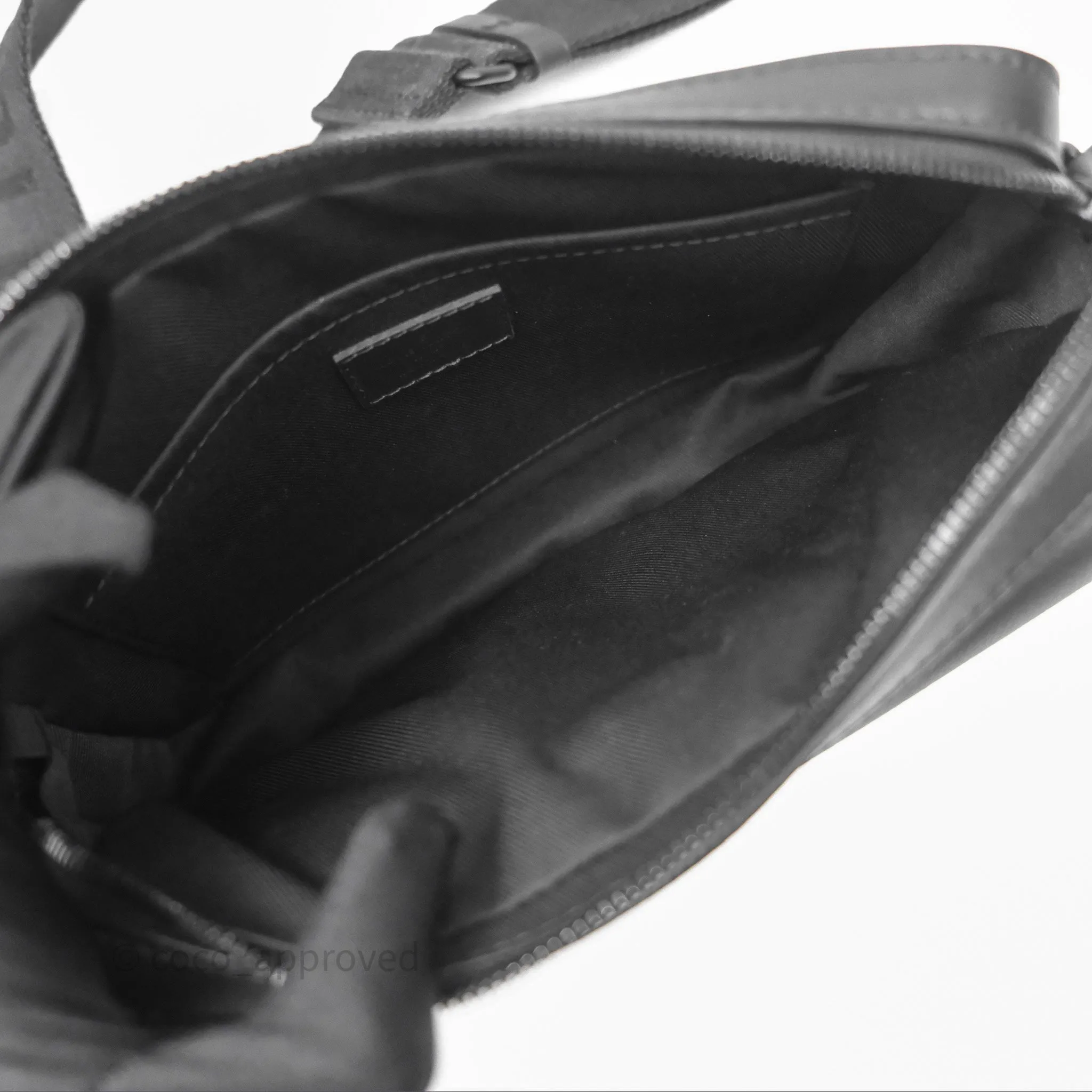 Louis Vuitton Fastline Messenger Black