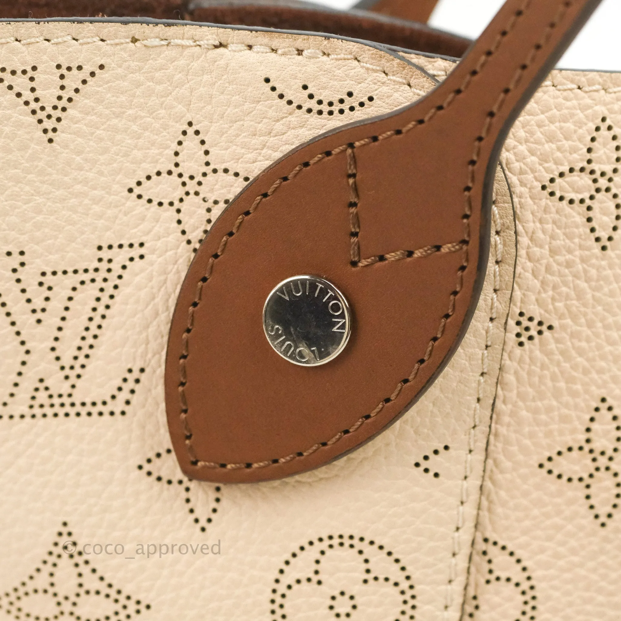 Louis Vuitton Hina PM Monogram Cream