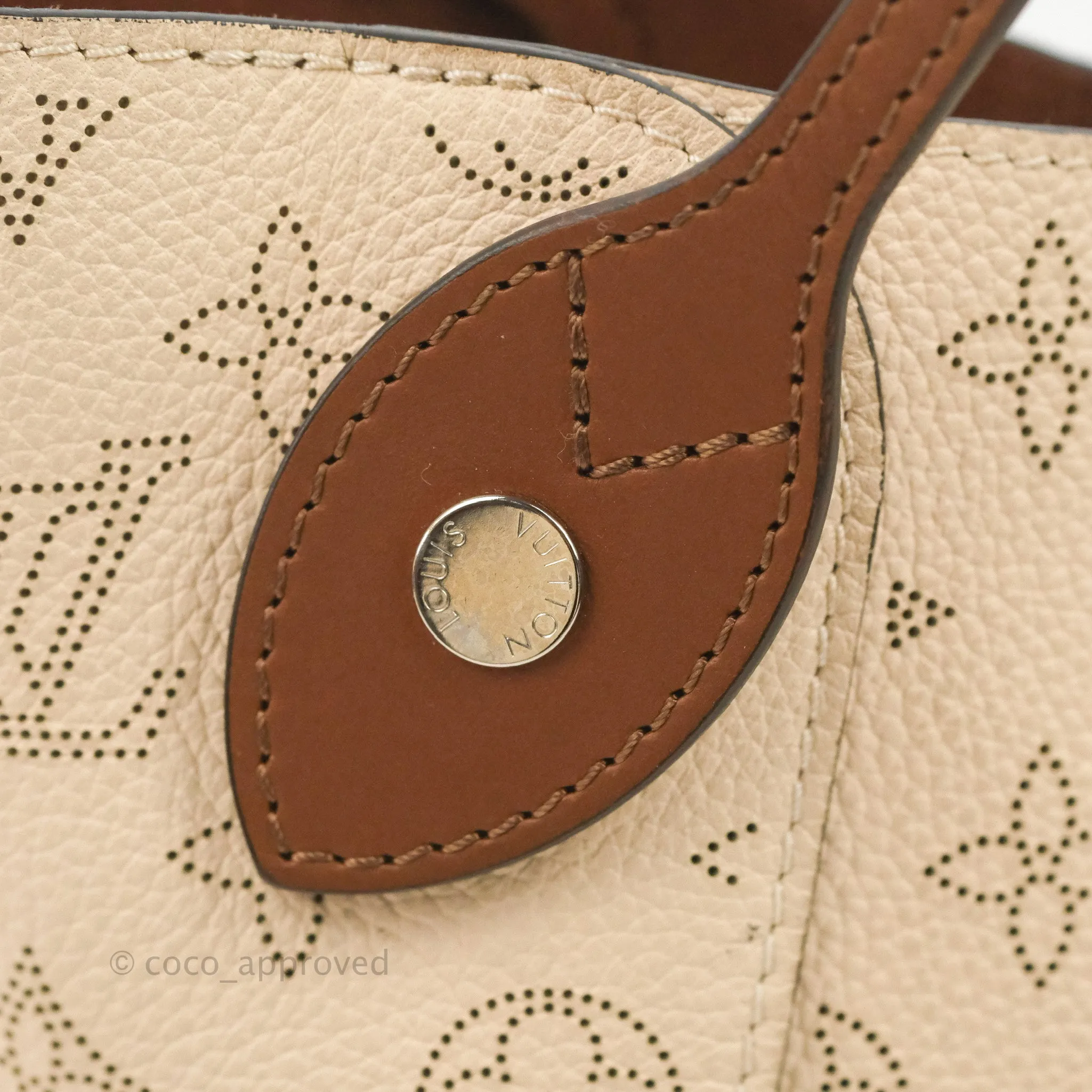 Louis Vuitton Hina PM Monogram Cream