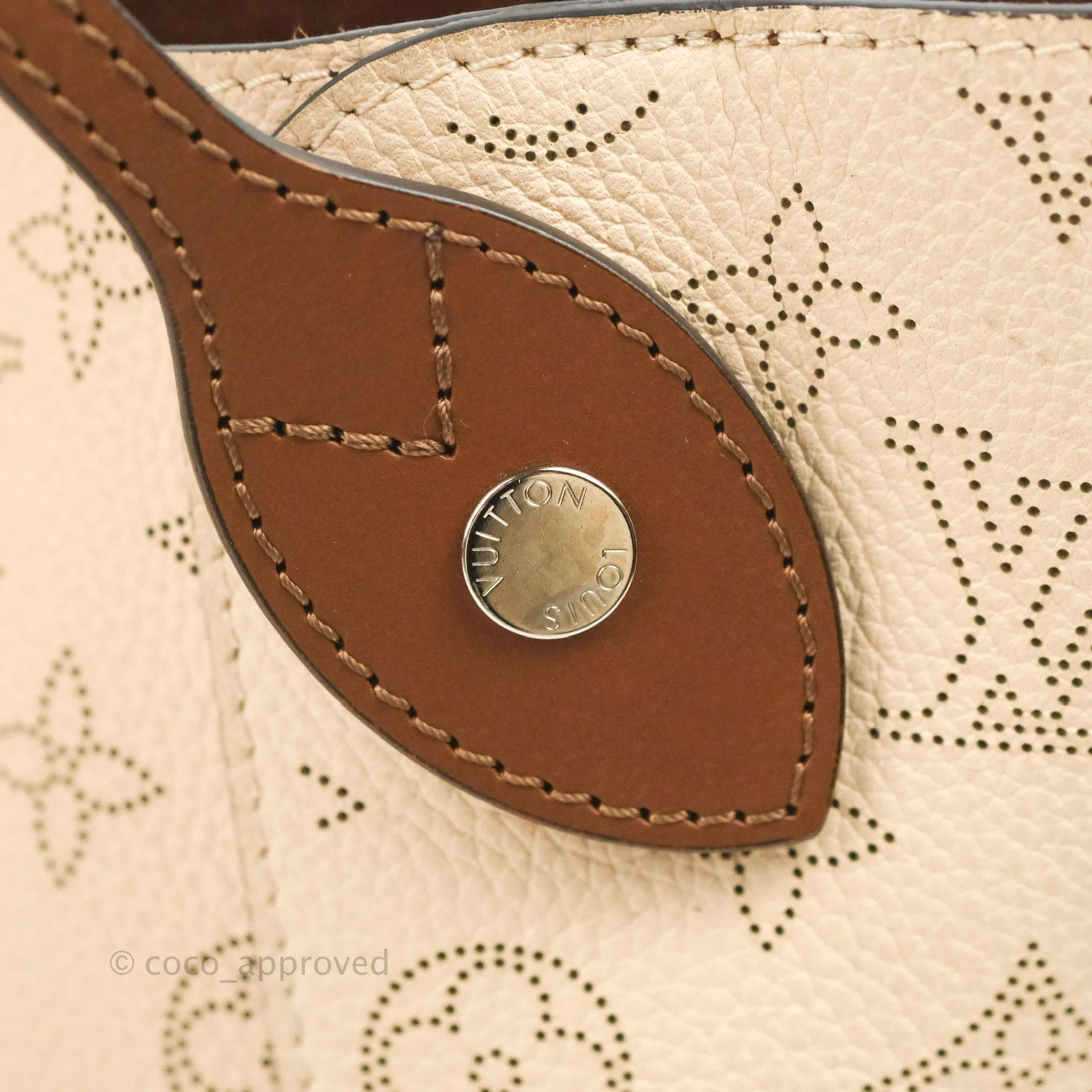 Louis Vuitton Hina PM Monogram Cream