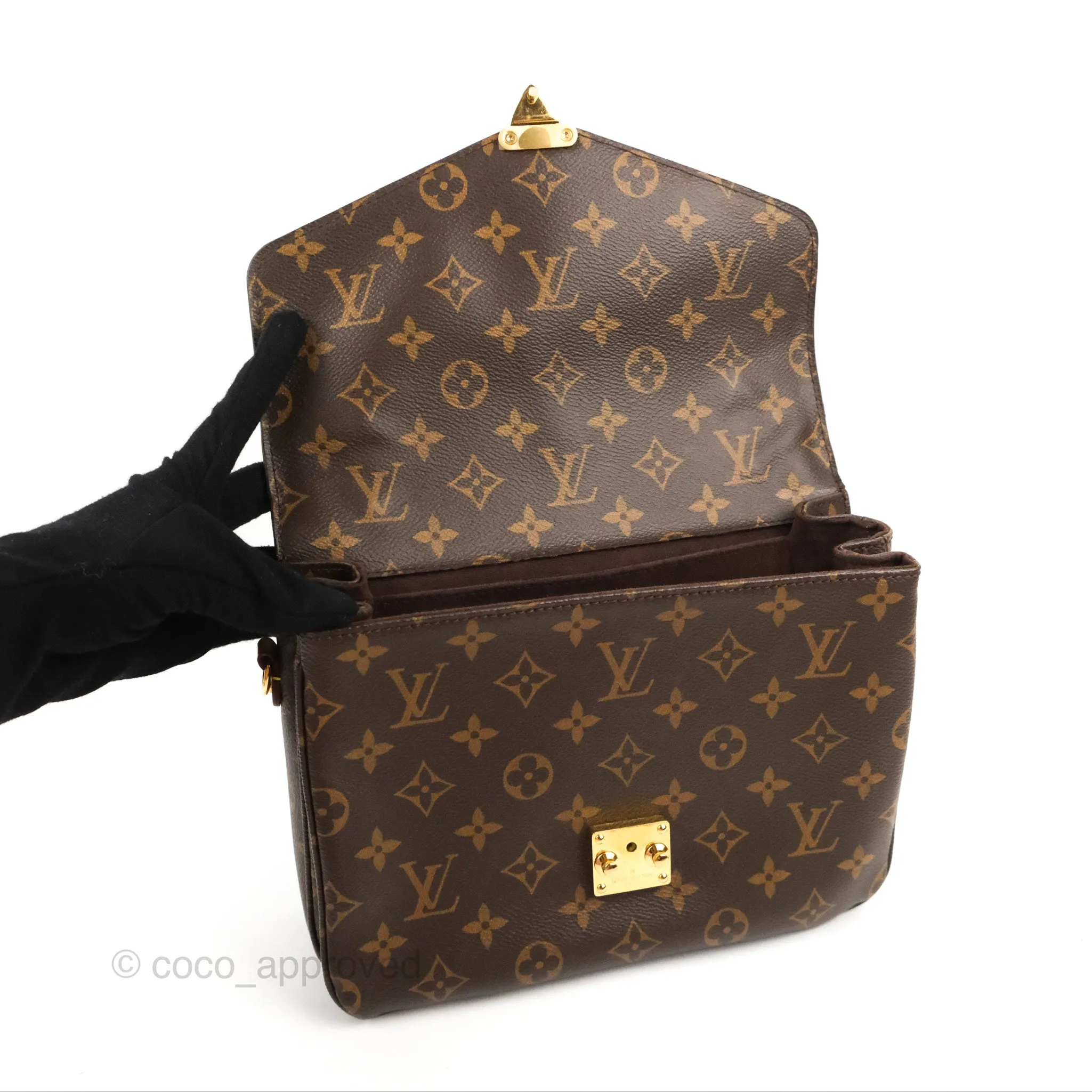 Louis Vuitton Monogram Pochette Metis