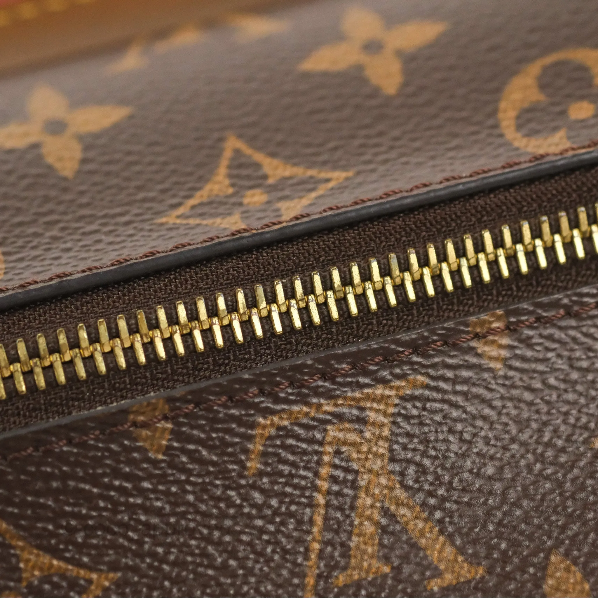 Louis Vuitton Monogram Pochette Metis