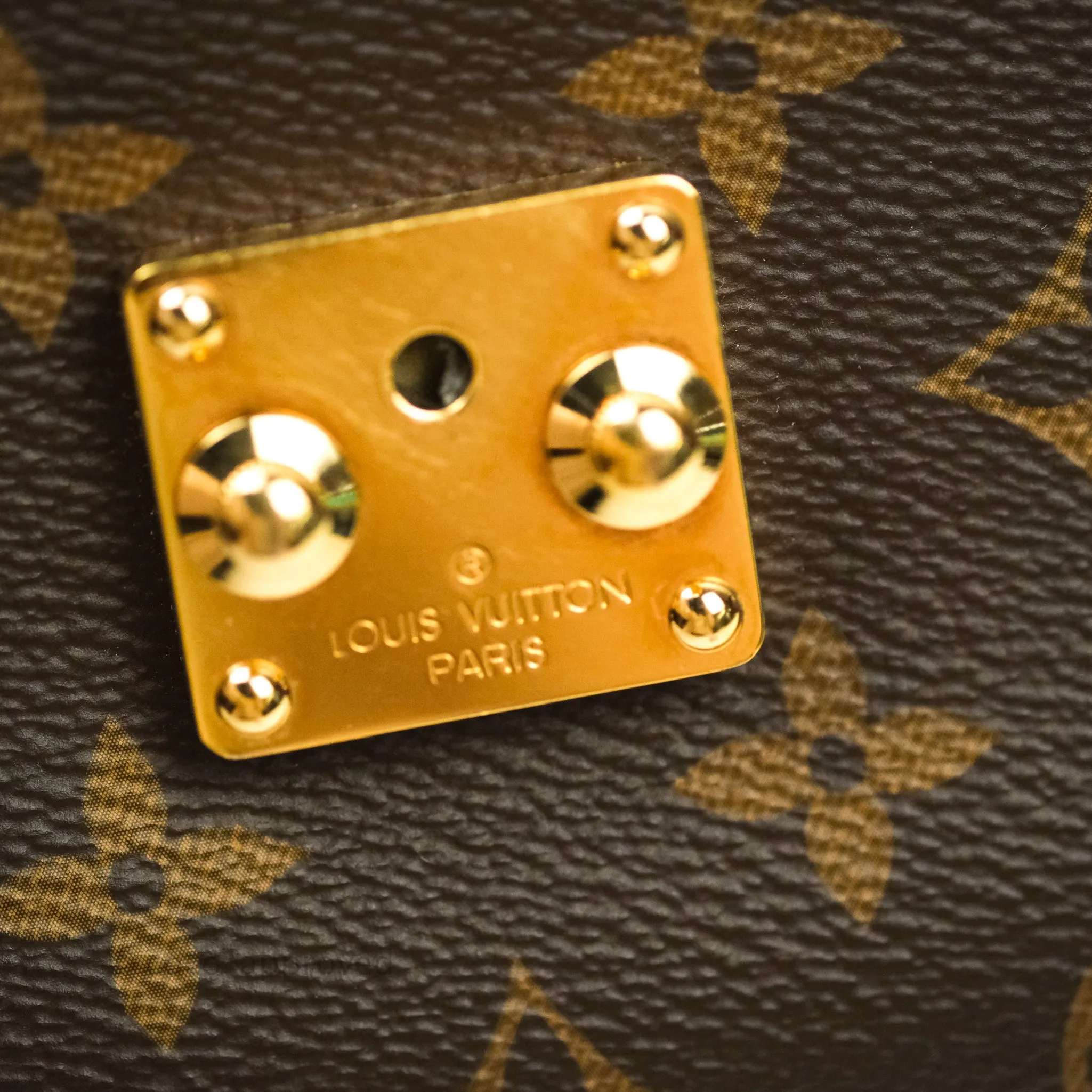 Louis Vuitton Monogram Pochette Metis