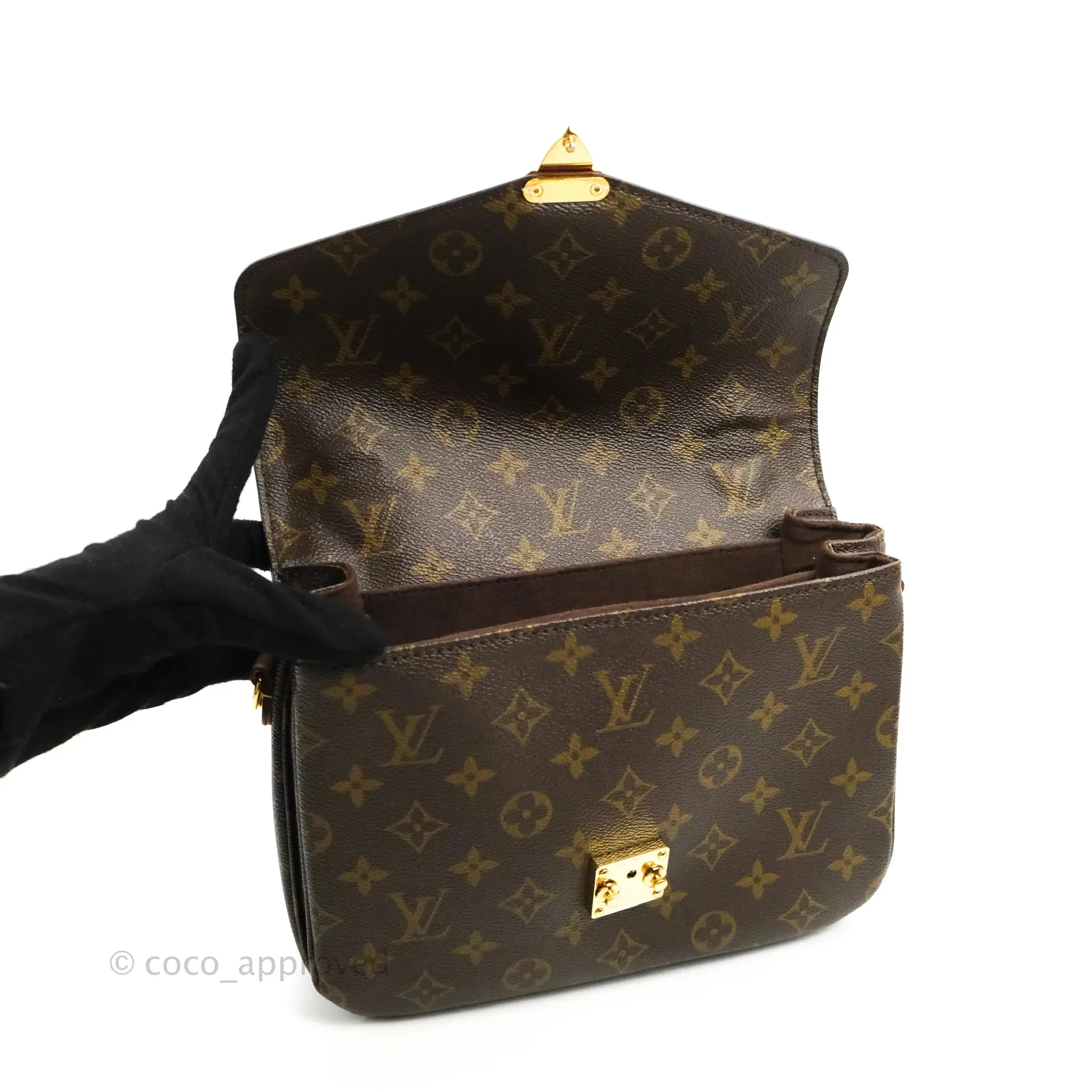 Louis Vuitton Monogram Pochette Metis
