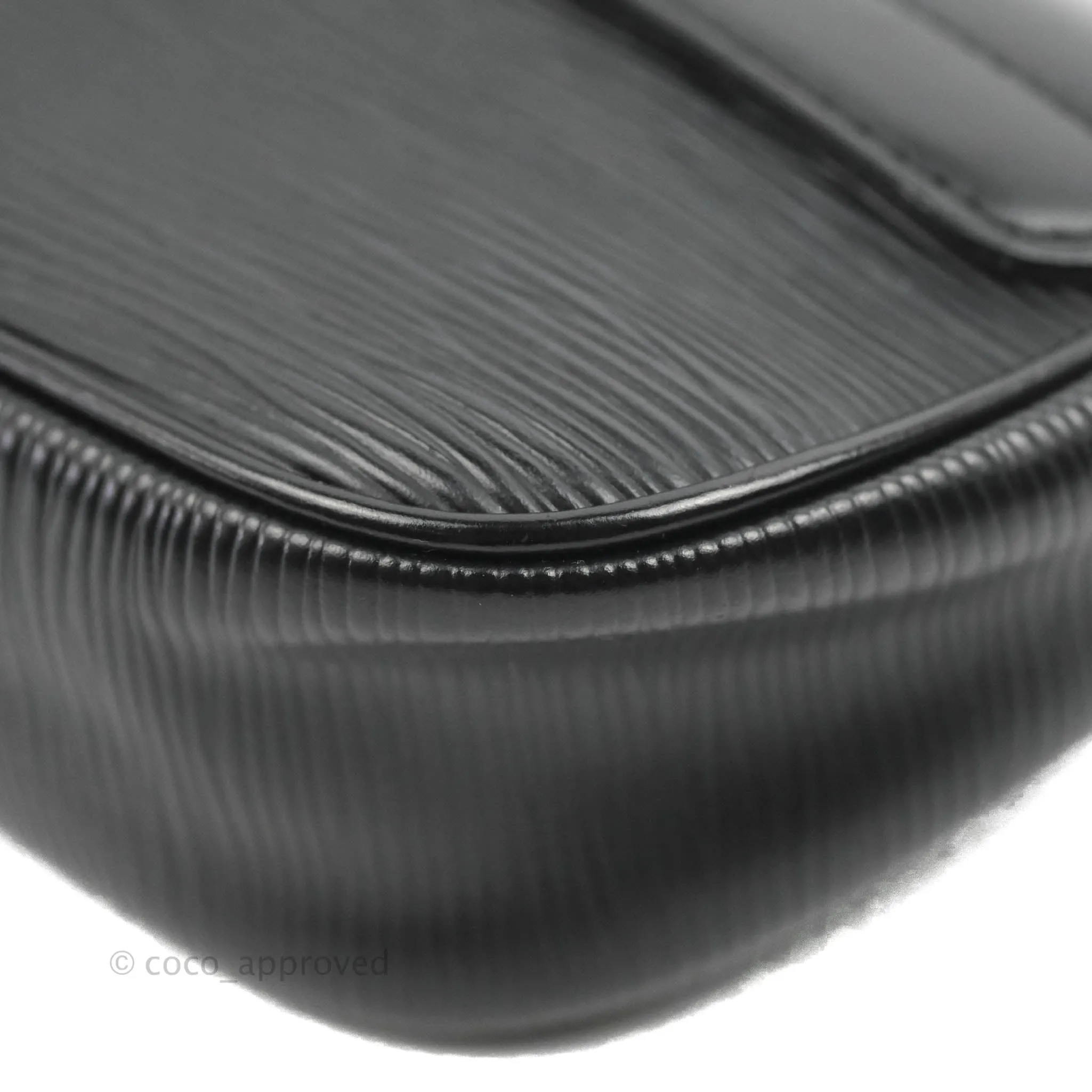 Louis Vuitton Montaigne Clutch Black Epi
