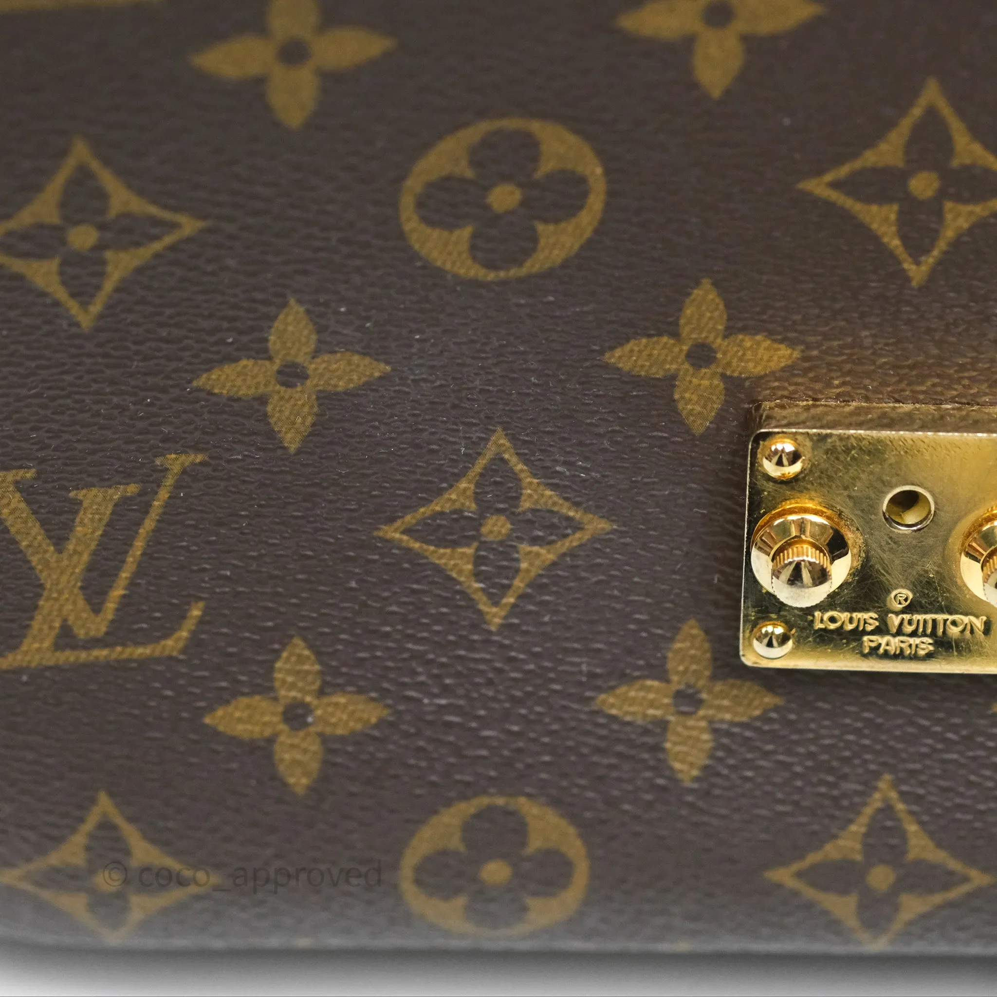 Louis Vuitton Pochette Metis Monogram Canvas