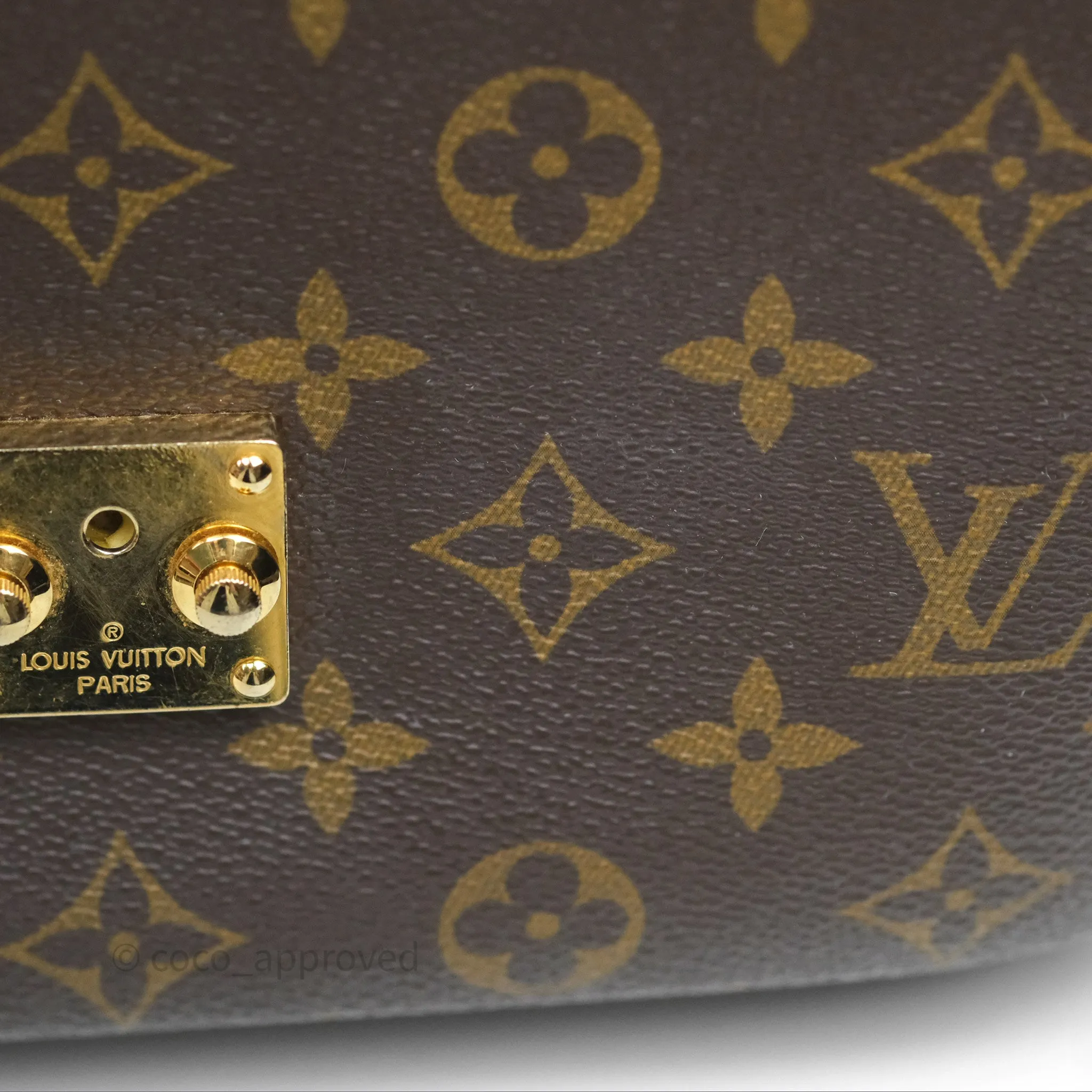Louis Vuitton Pochette Metis Monogram Canvas