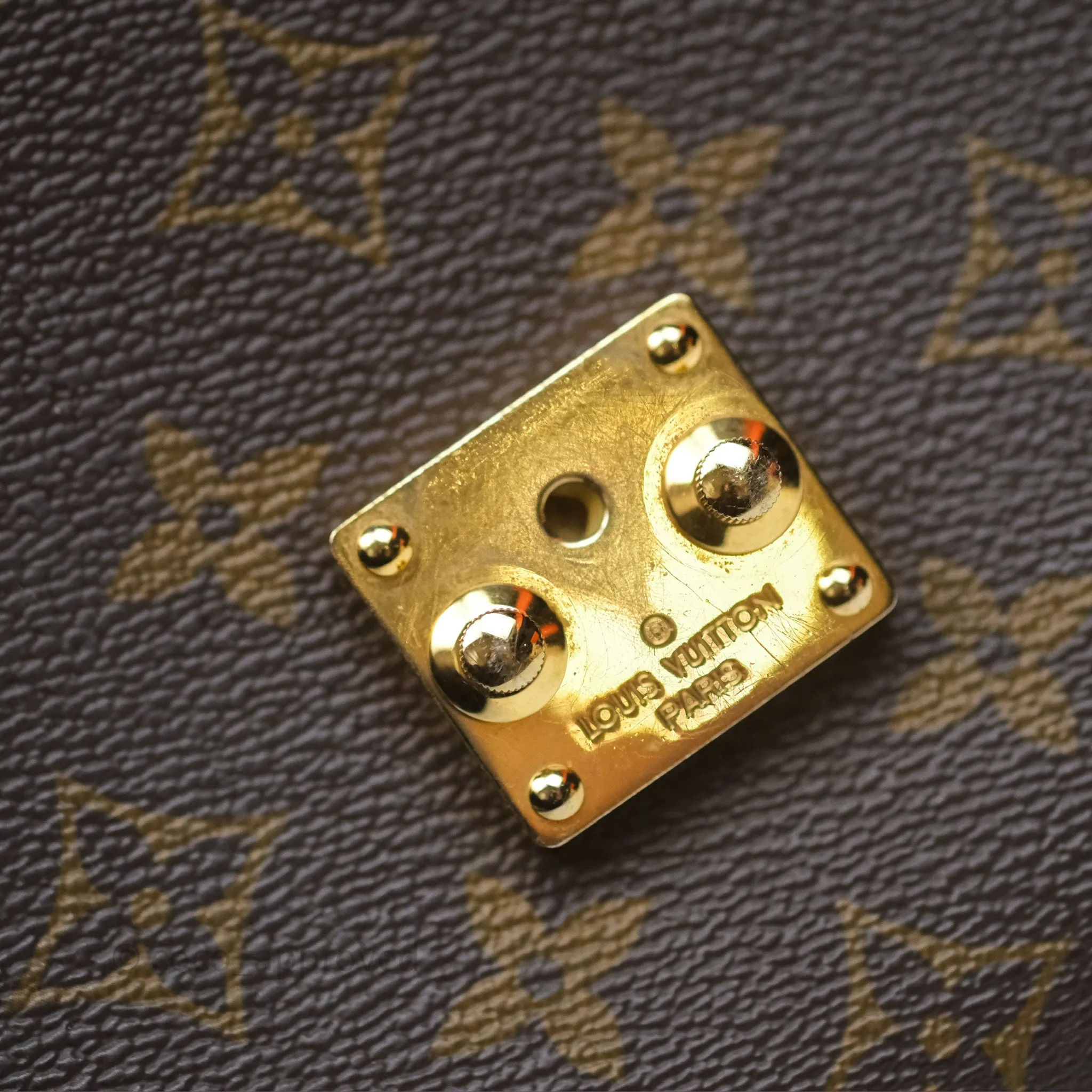 Louis Vuitton Pochette Metis Monogram Canvas