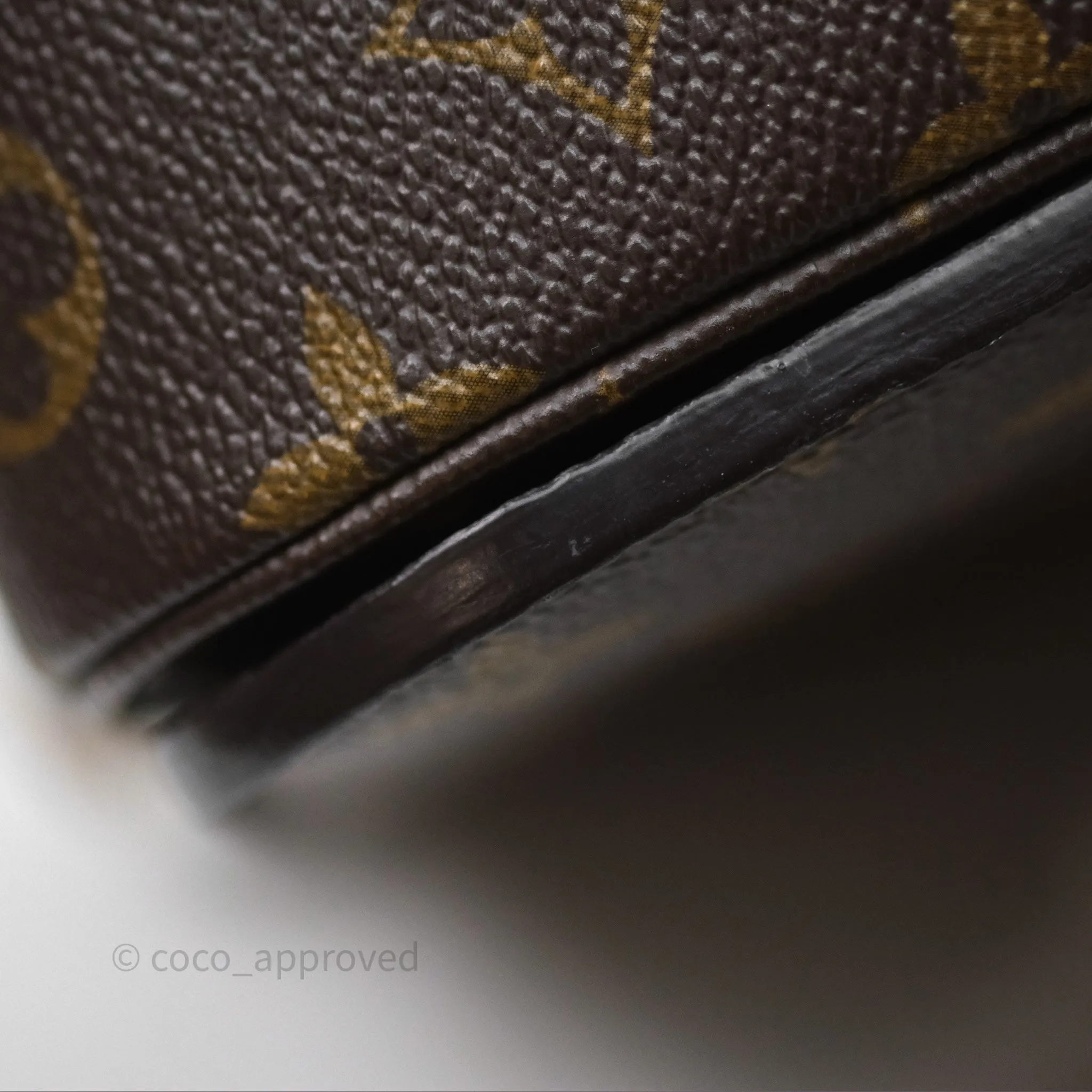 Louis Vuitton Pochette Metis Monogram Canvas
