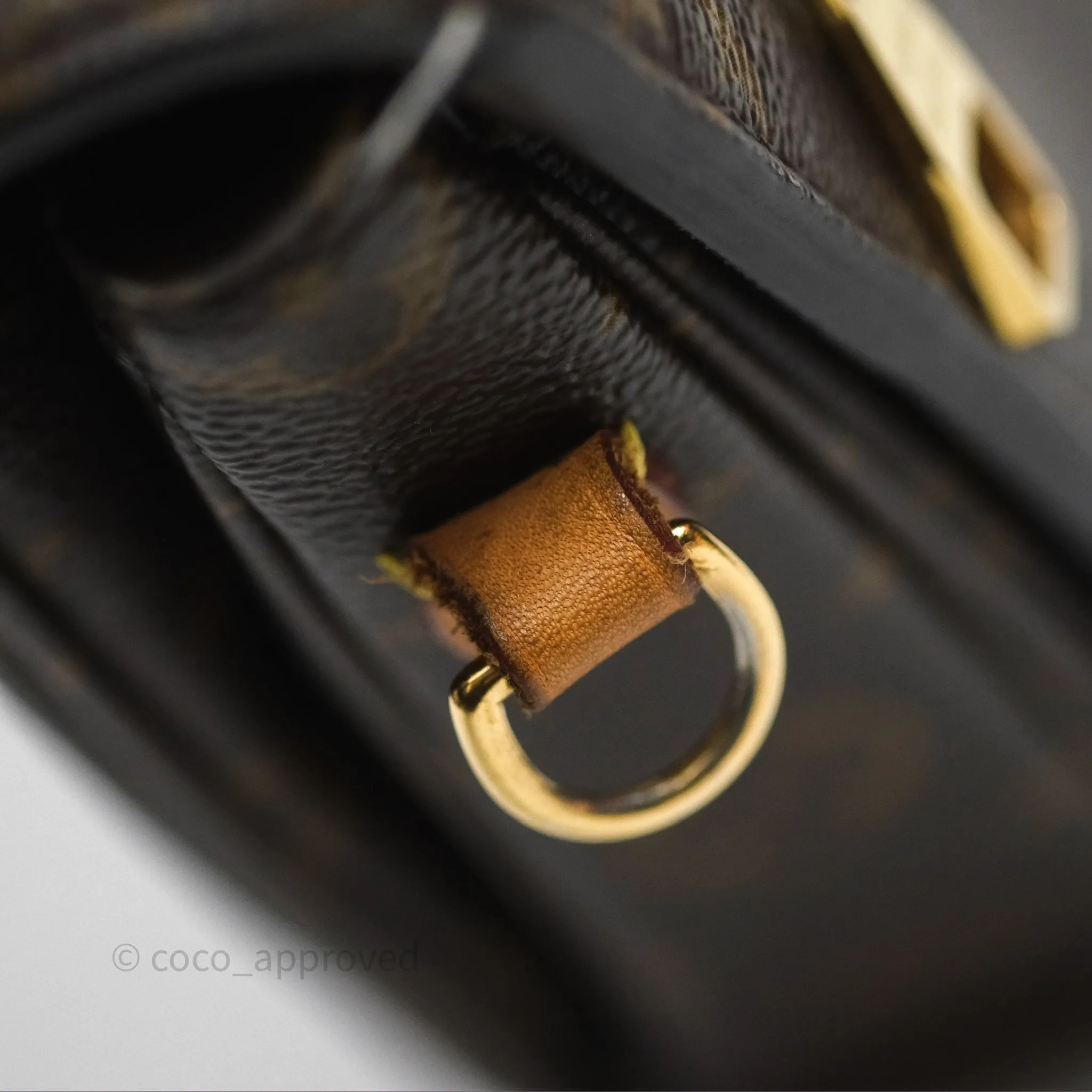 Louis Vuitton Pochette Metis Monogram Canvas