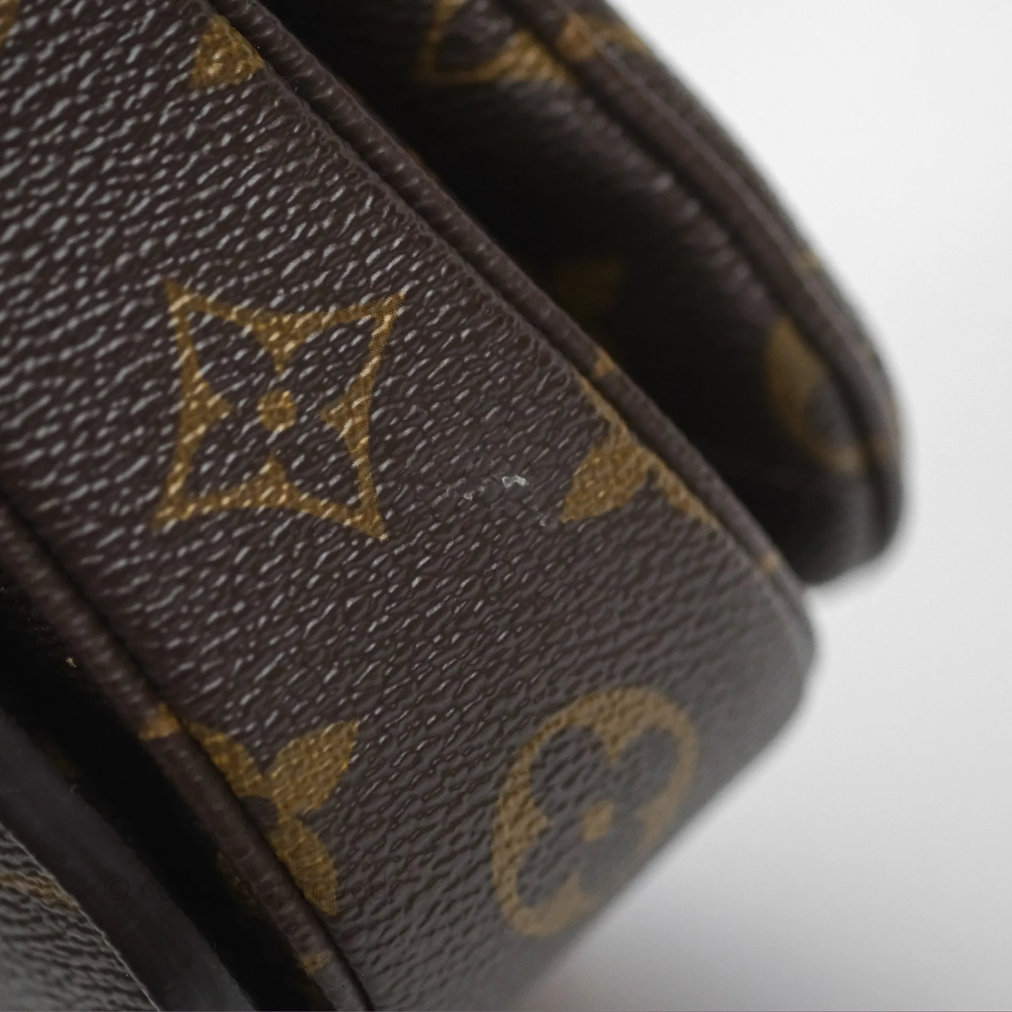 Louis Vuitton Pochette Metis Monogram Canvas