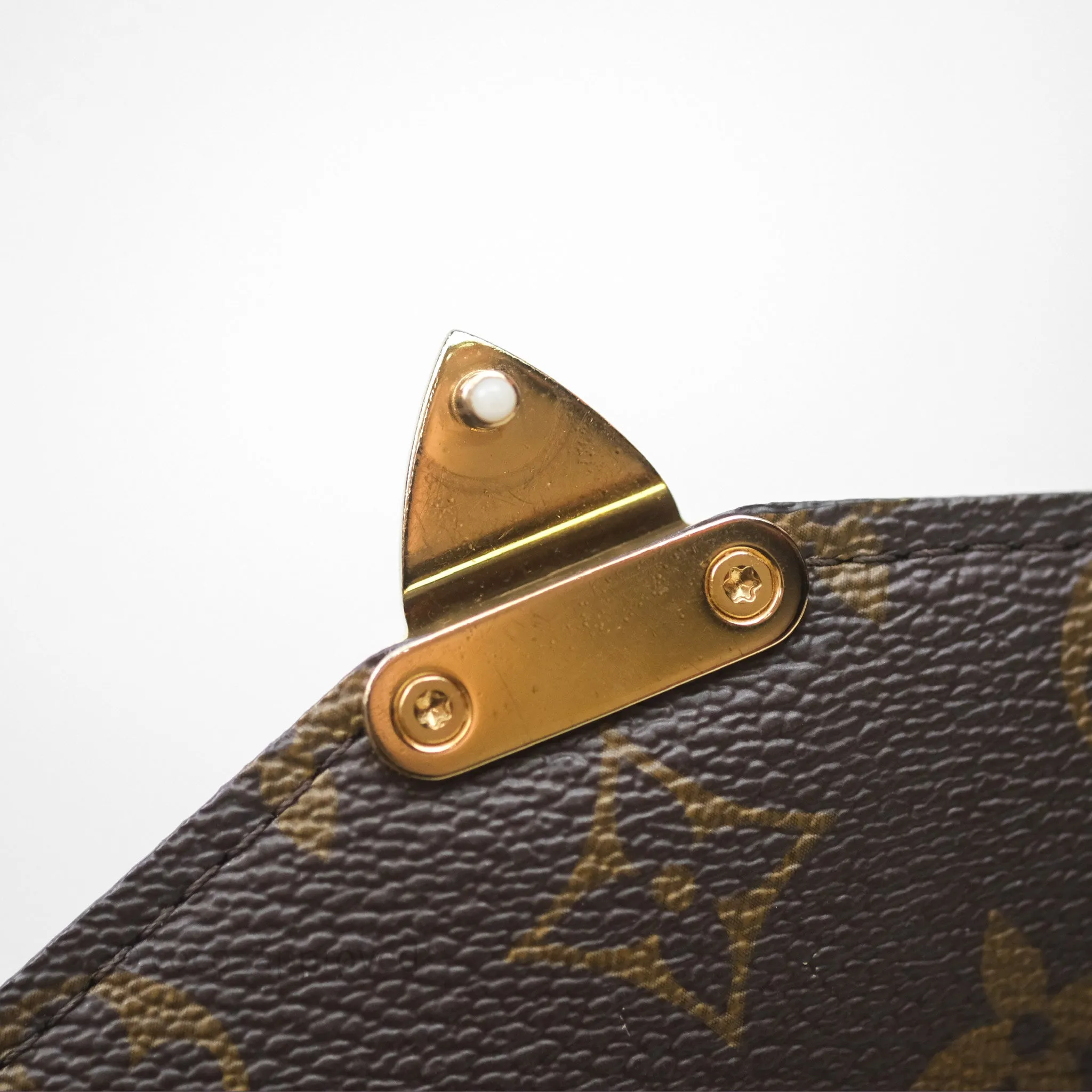 Louis Vuitton Pochette Metis Monogram Canvas