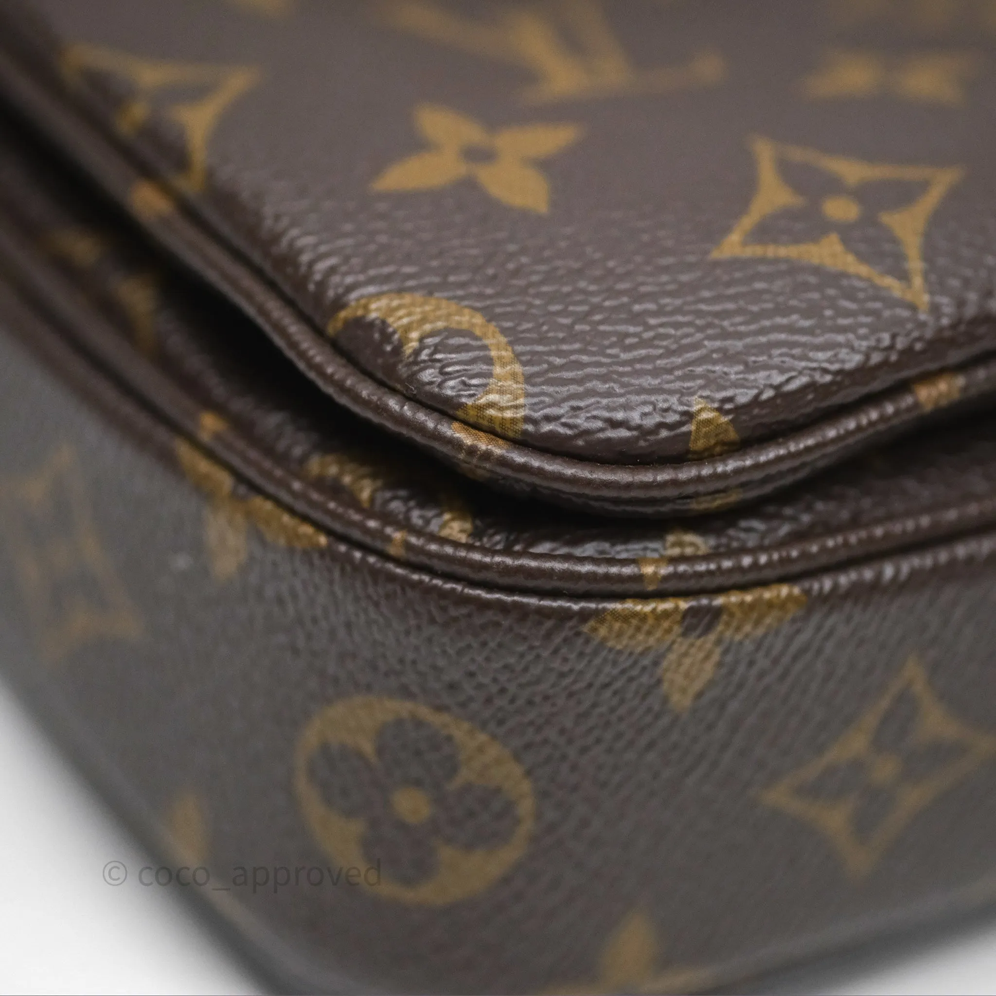 Louis Vuitton Pochette Metis Monogram Canvas