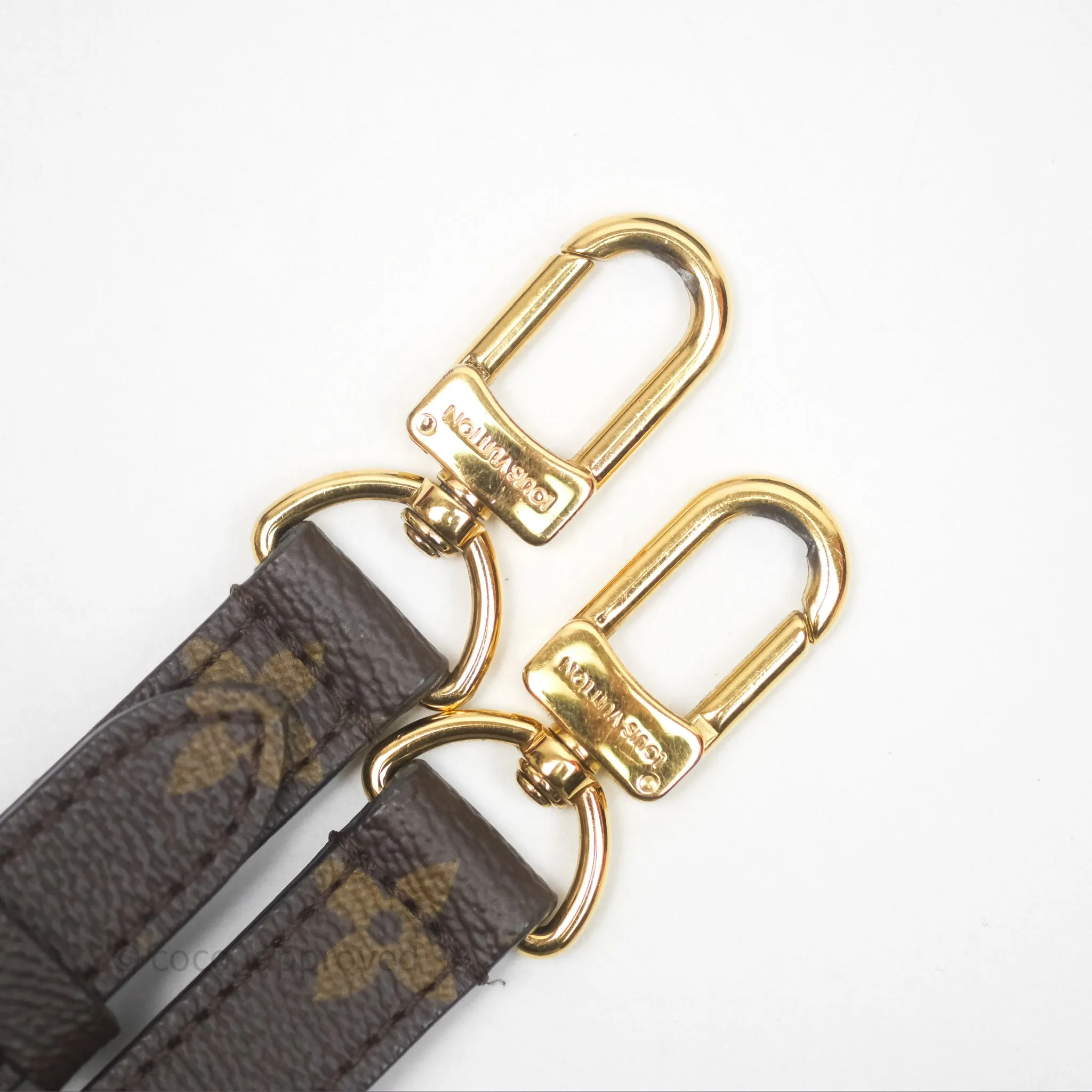 Louis Vuitton Pochette Metis Monogram Canvas