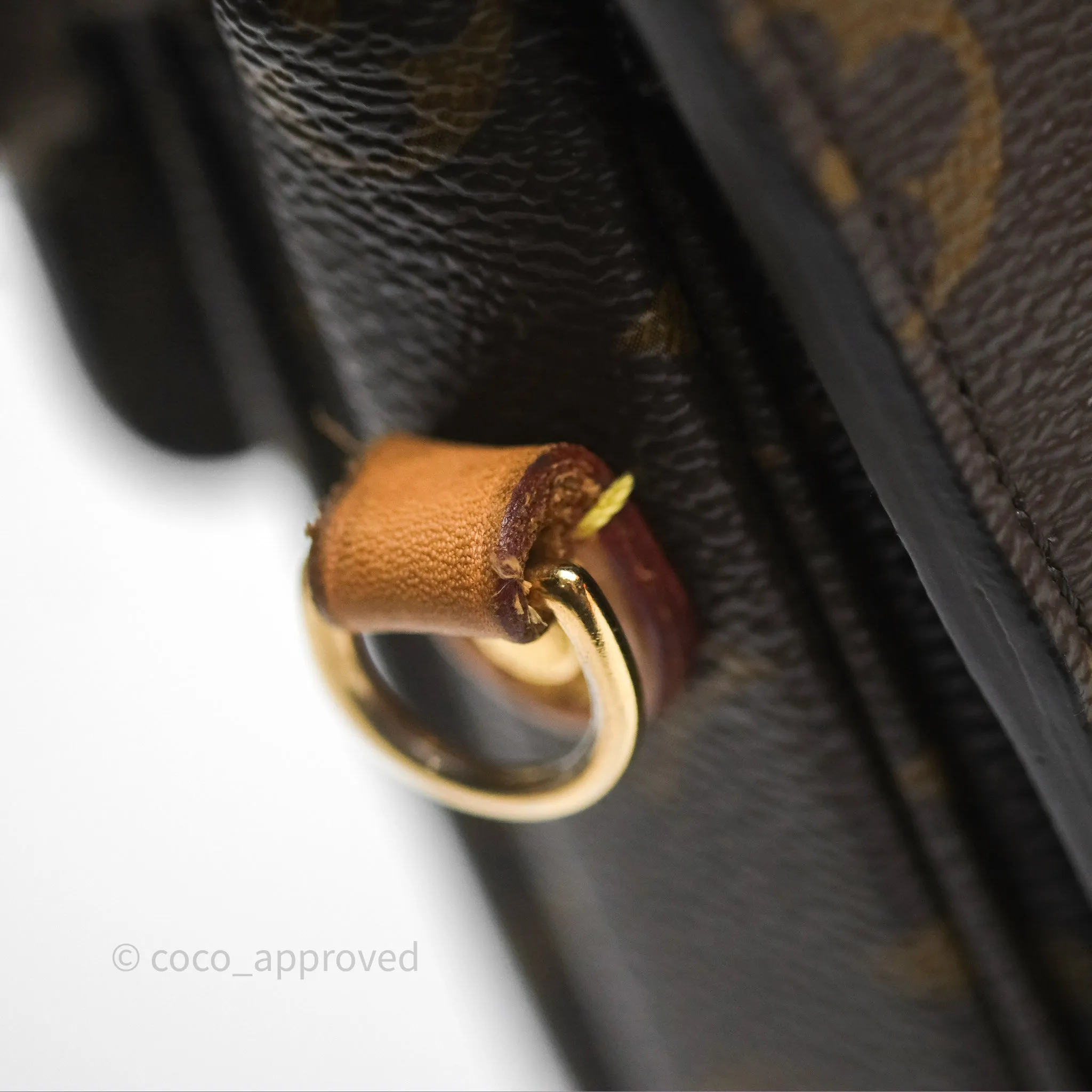 Louis Vuitton Pochette Metis Monogram Canvas