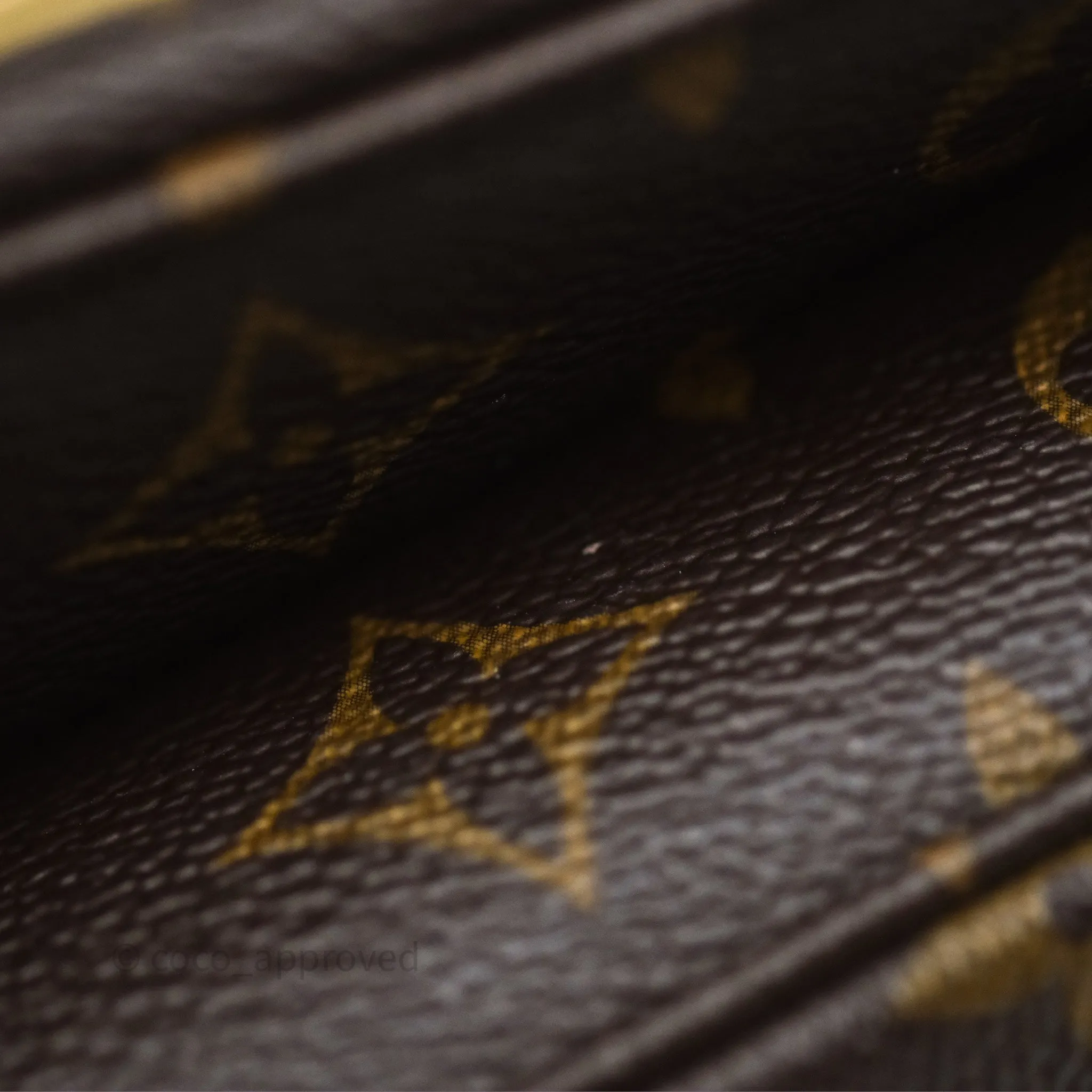 Louis Vuitton Pochette Metis Monogram Canvas