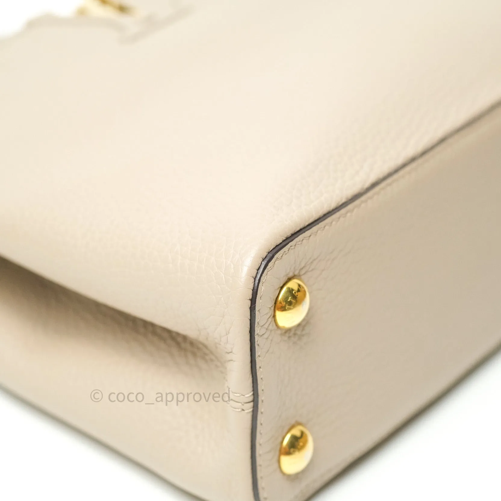 Louis Vuitton Taurillon Capucines BB Galet