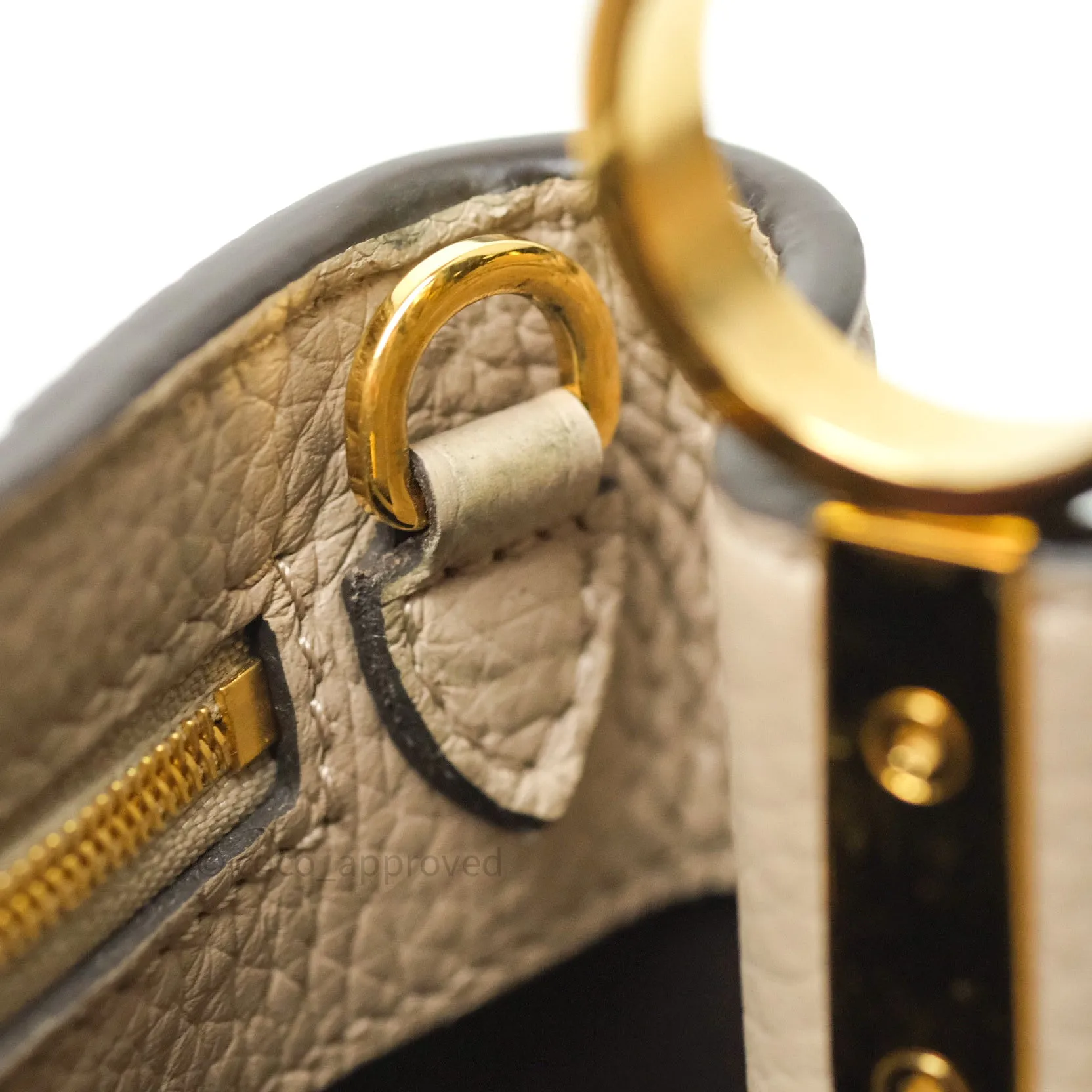 Louis Vuitton Taurillon Capucines BB Galet