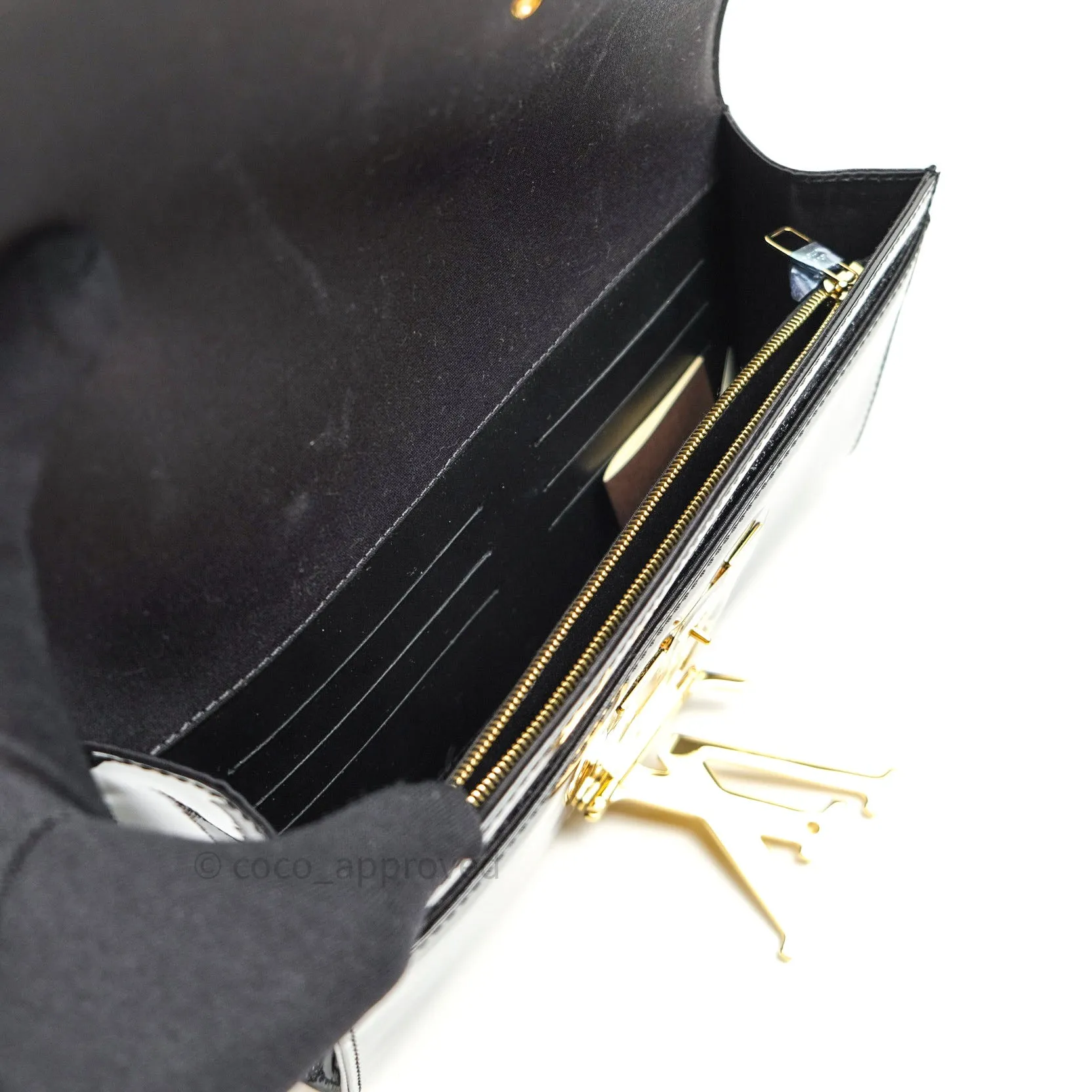 Louis Vuitton Vernis Louise Clutch Black