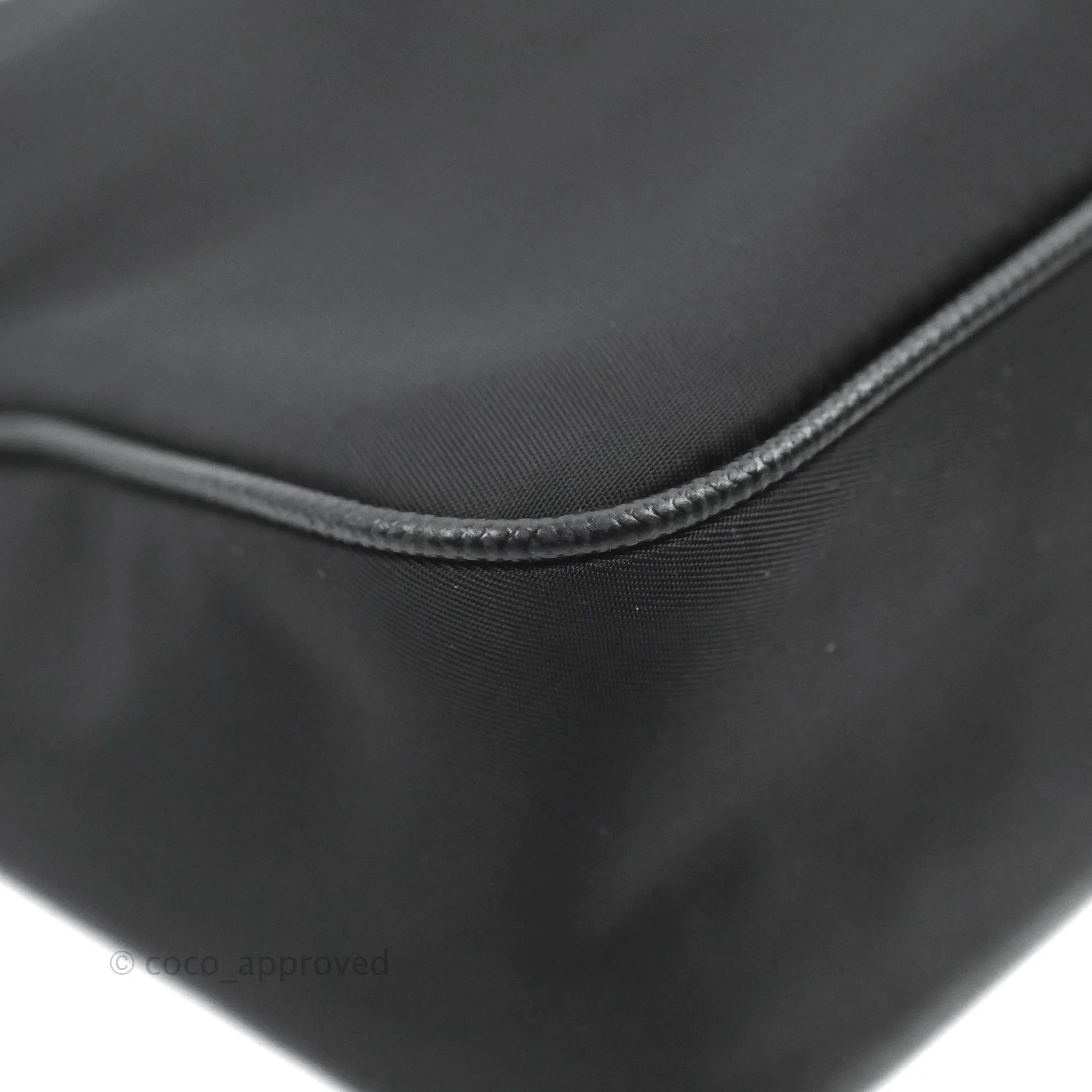 Prada Nylon Re-Edition 2005 Shoulder Bag Black