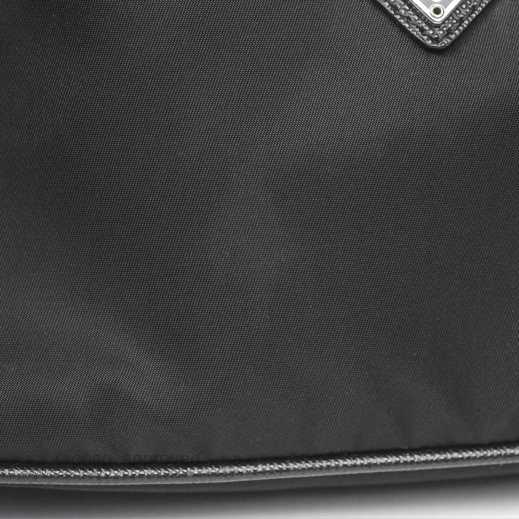 Prada Re-Edition 2005 Nylon Mini Bag Black Silver Hardware