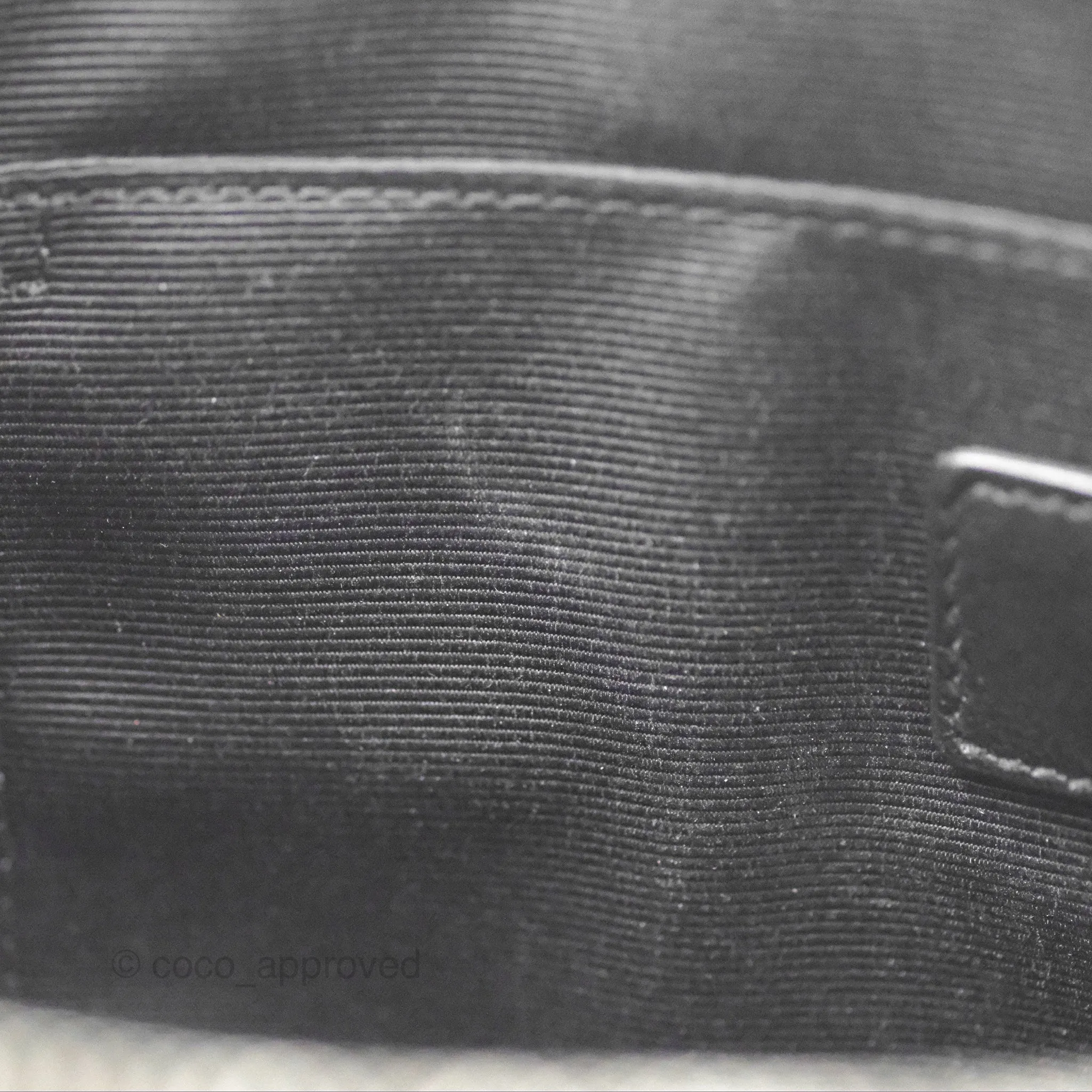 Saint Laurent Grain De Poudre Zipped Tablet Holder Black