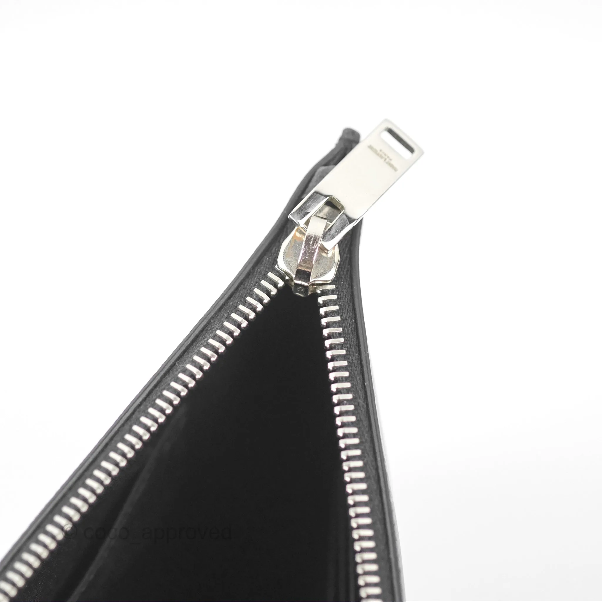 Saint Laurent Grain De Poudre Zipped Tablet Holder Black