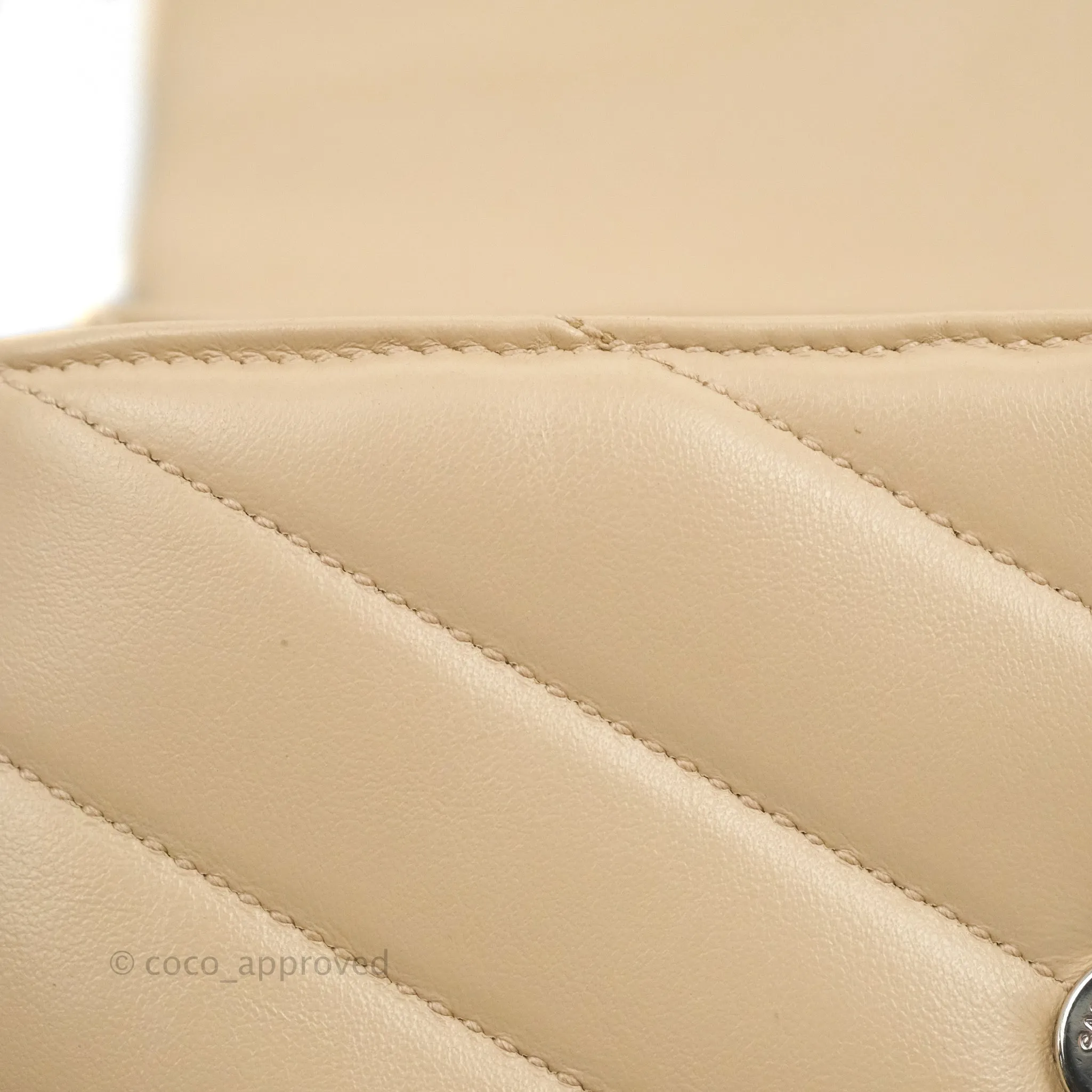Saint Laurent Loulou Toy Quilted Leather Shoulder Bag Light Beige