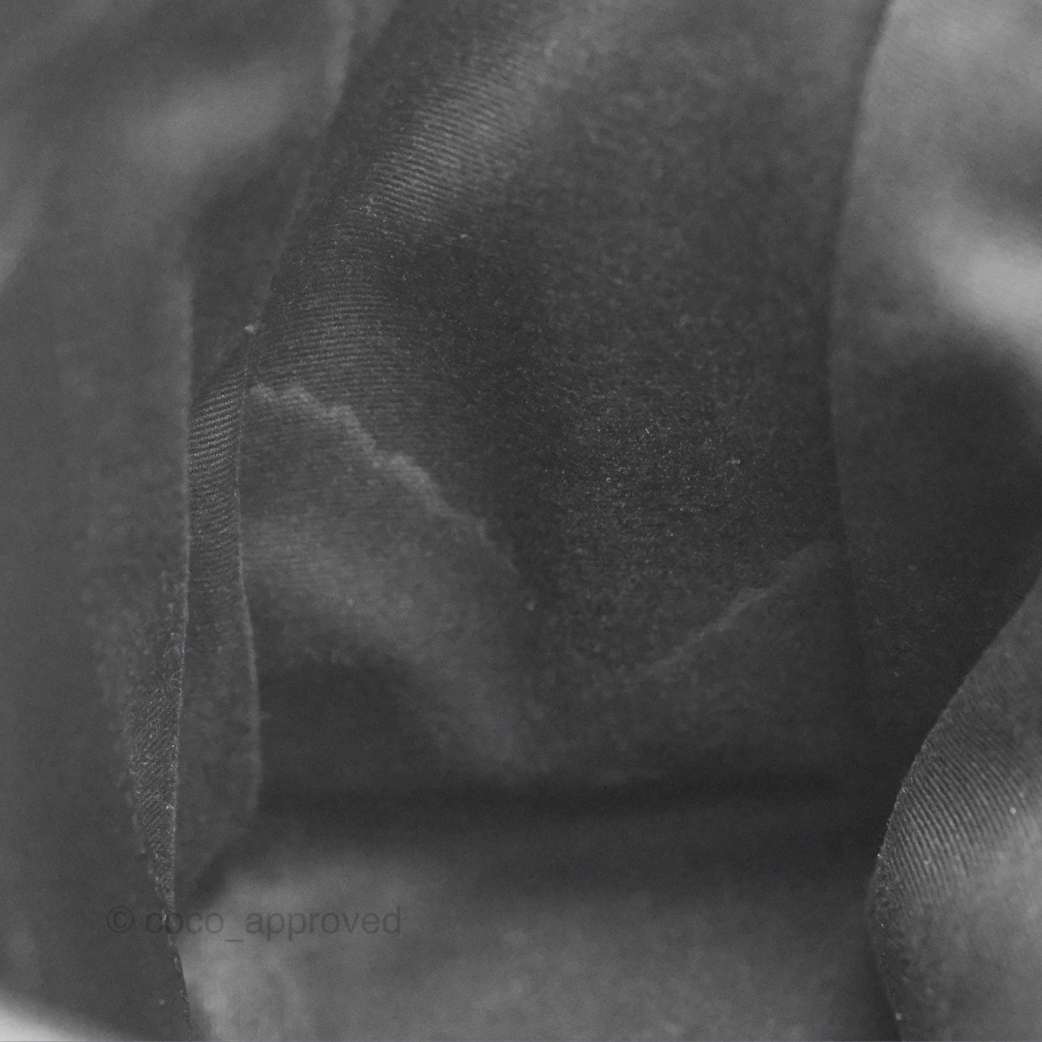 Saint Laurent Medium Niki Chain Bag Crinkled Calfskin So Black