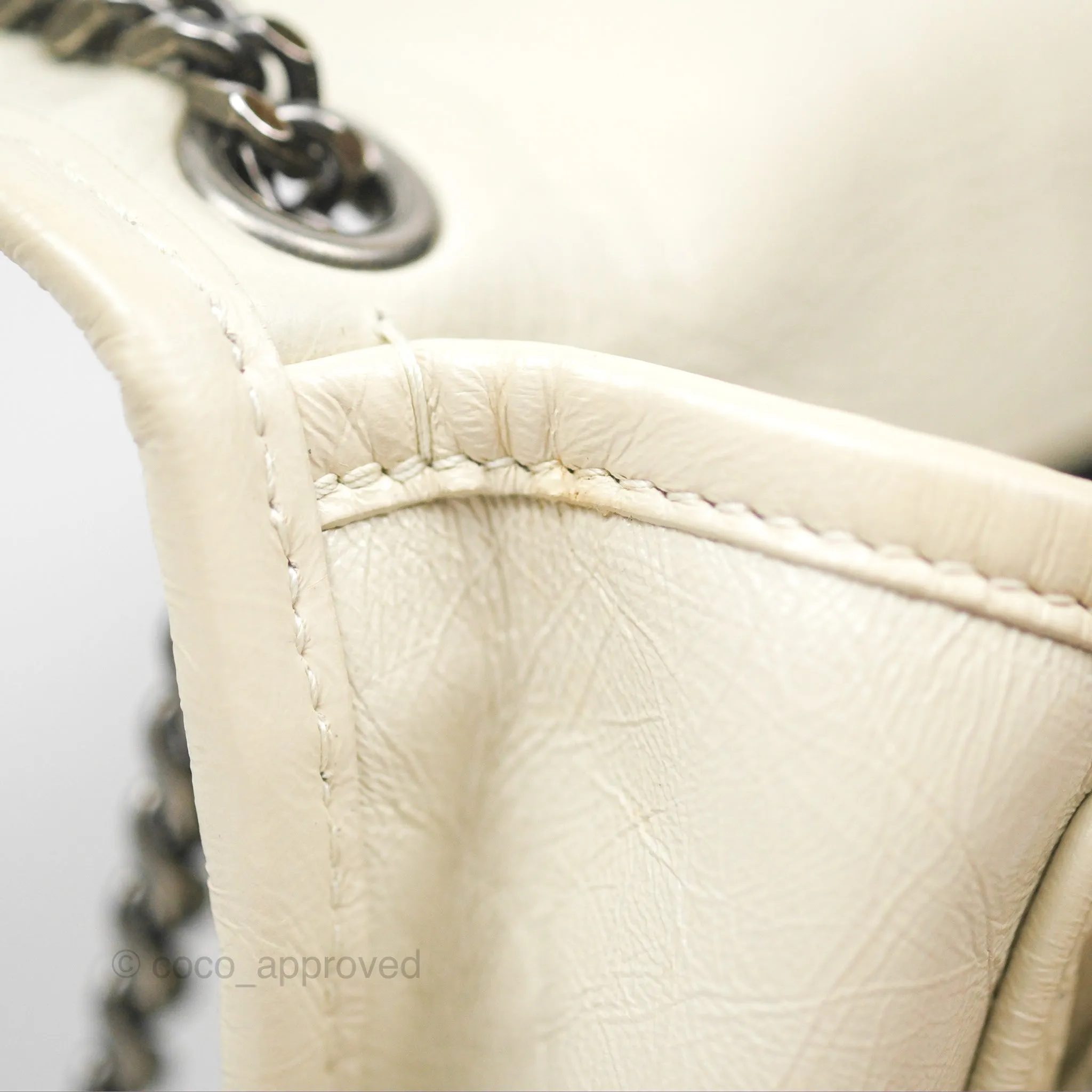 Saint Laurent Niki Baby Chain Bag Blanc Vintage Calfskin Brushed Palladium Hardware