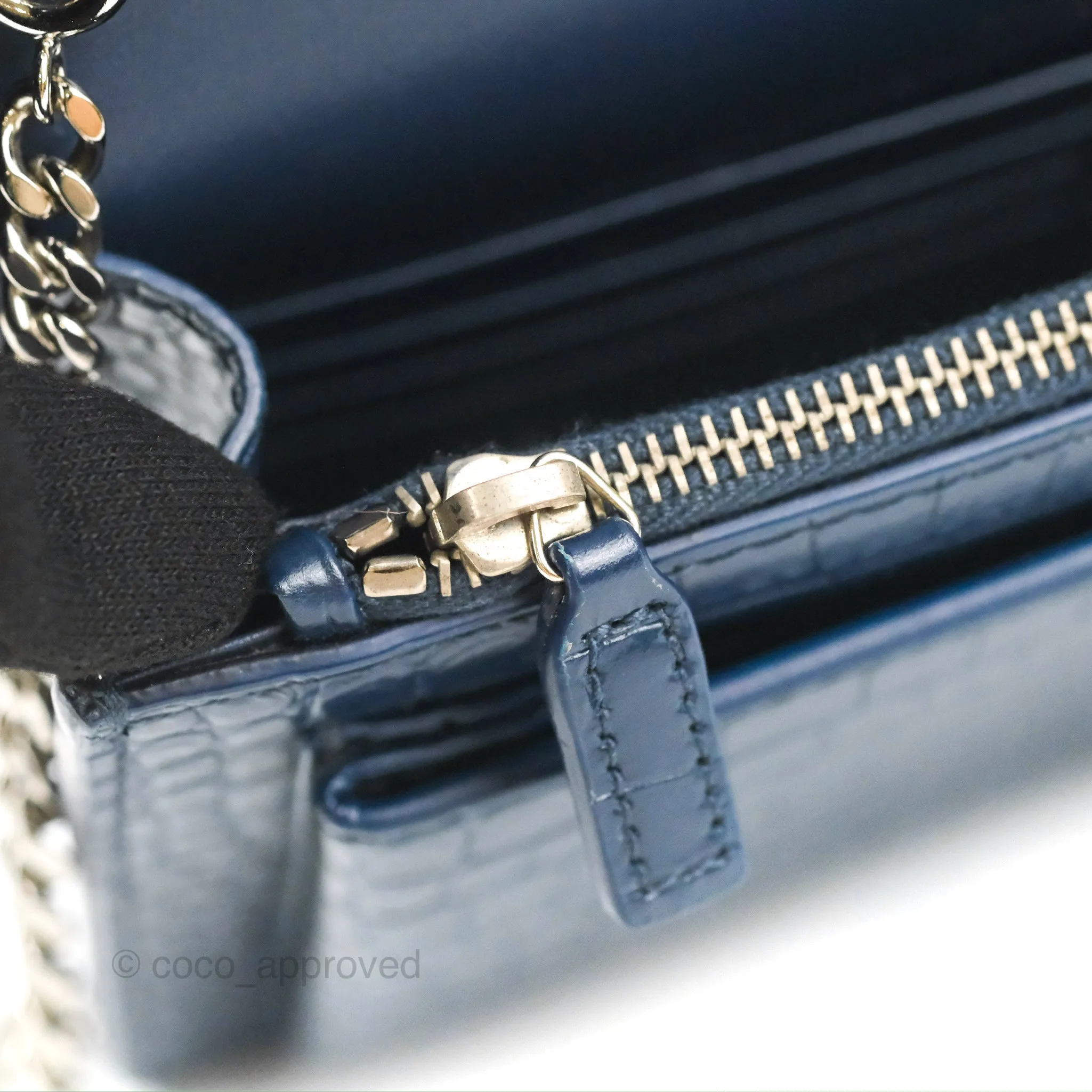 Saint Laurent Sunset Chain Wallet Navy Croc-embossed Shiny Calfskin Silver Hardware